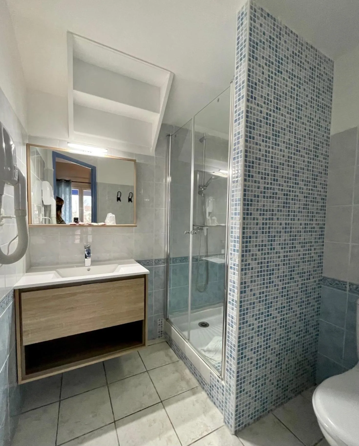 Bathroom in Hotel Les Palmiers En Camargue