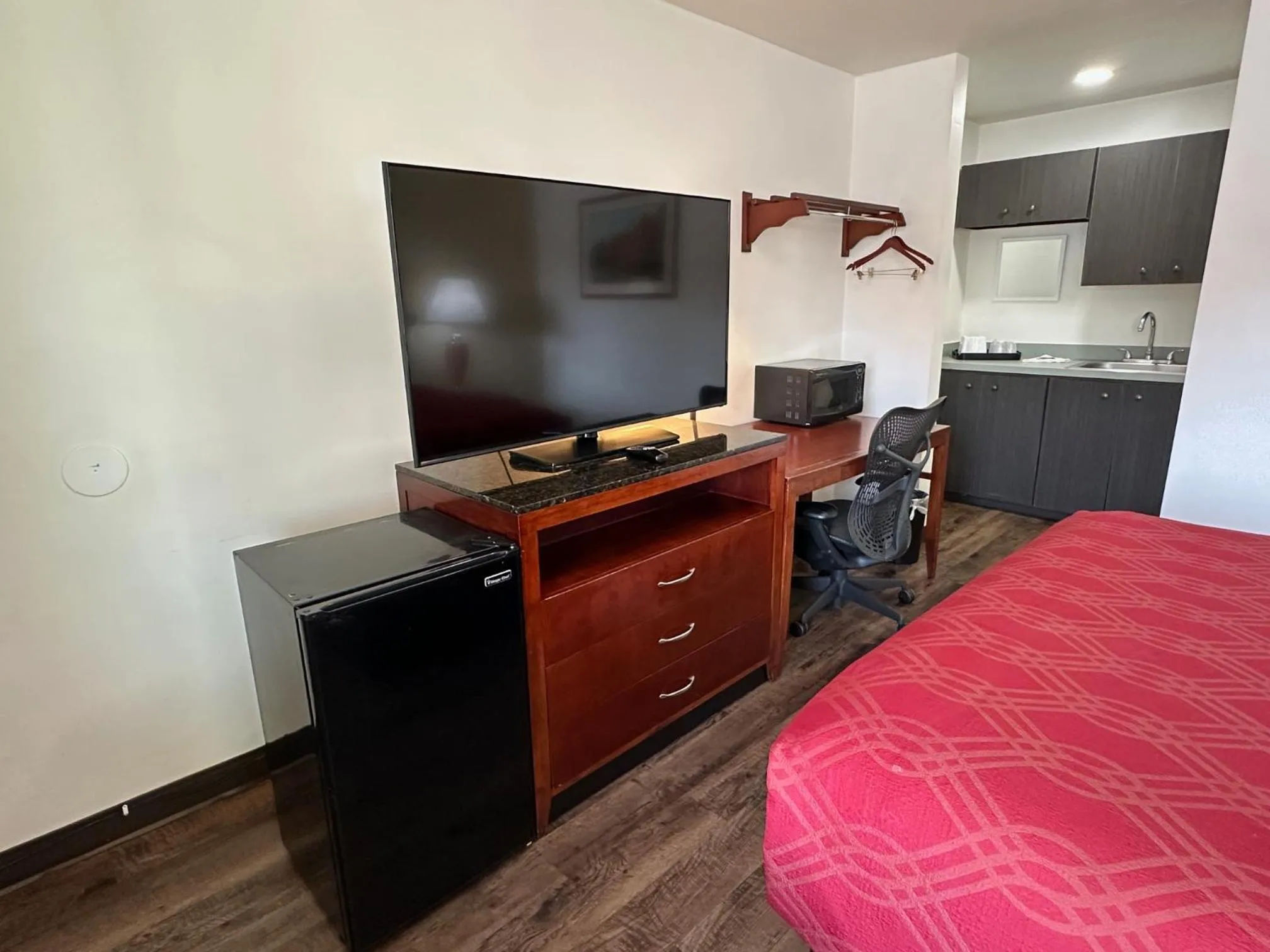 Bedroom, Bed in Desert Sands Inn & Suites