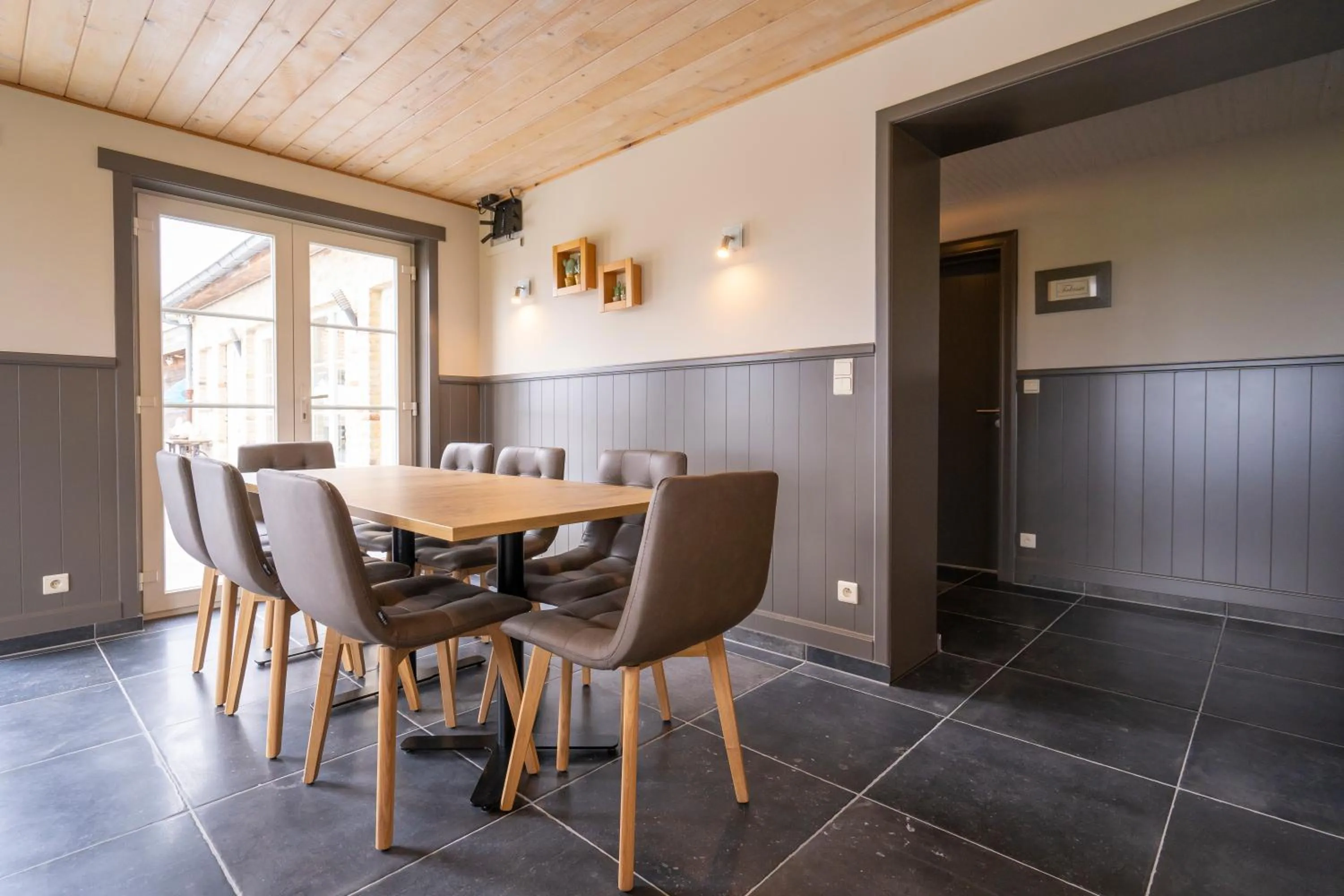 Communal lounge/ TV room in Gasthof Schraevenacker