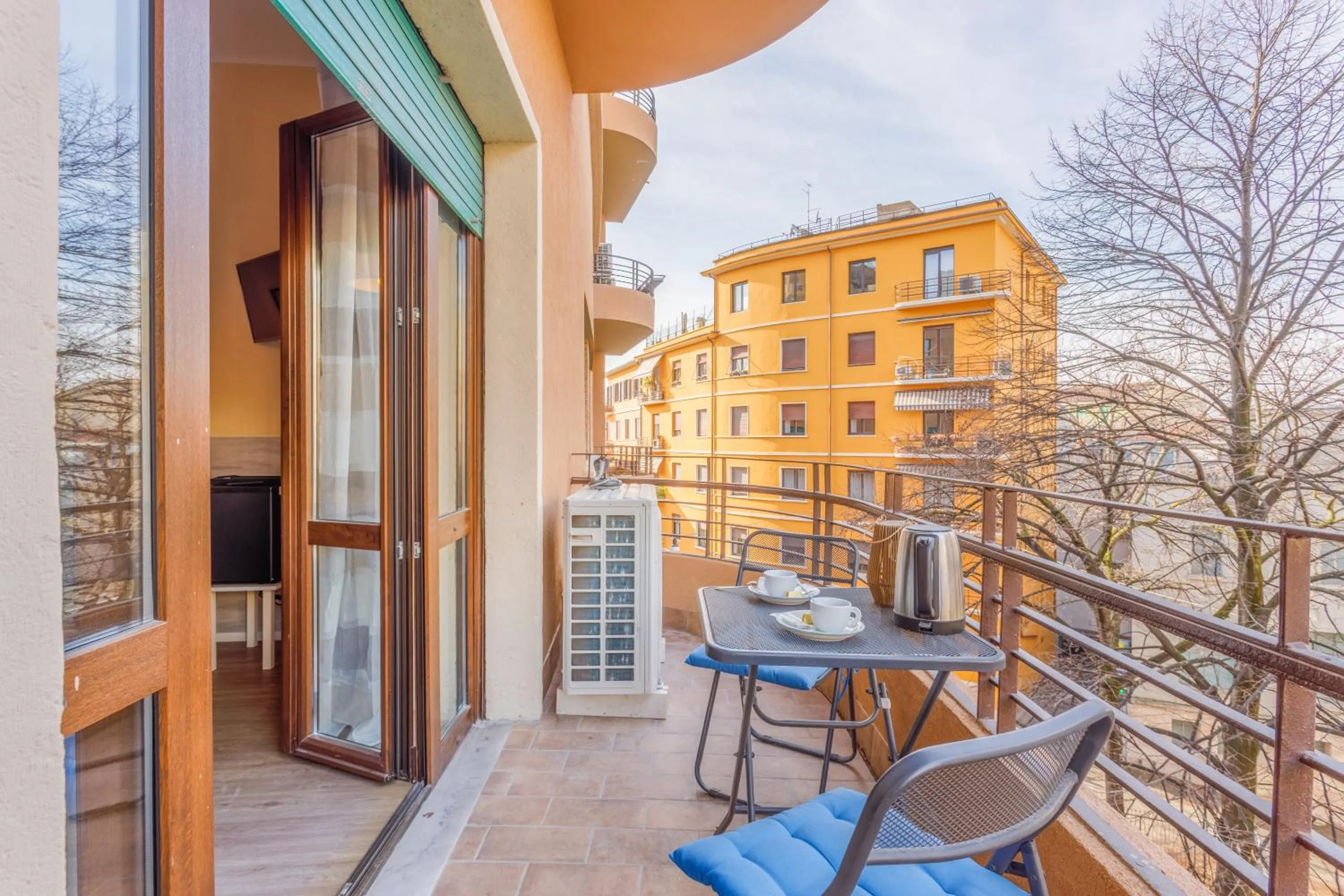 OPERA et LOVE - 200m dall'Arena con convenzione per Parcheggio e Colazione in pasticceria adiacente