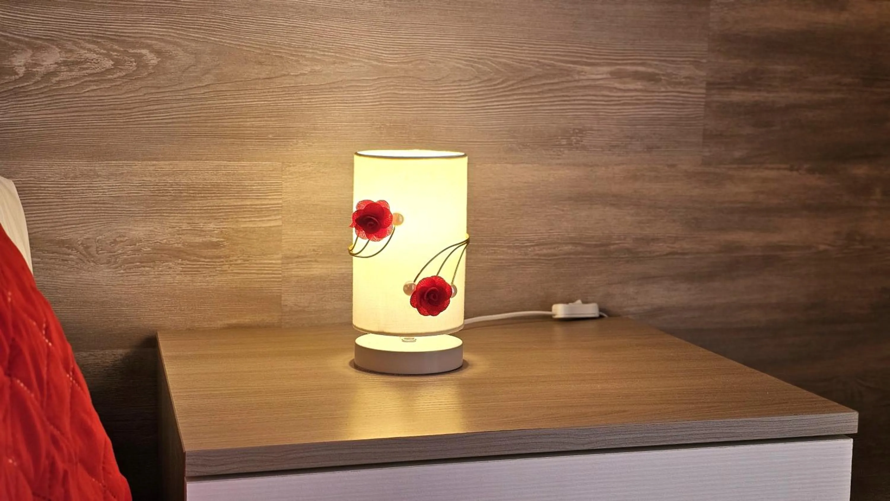 Decorative detail in Opera et Love