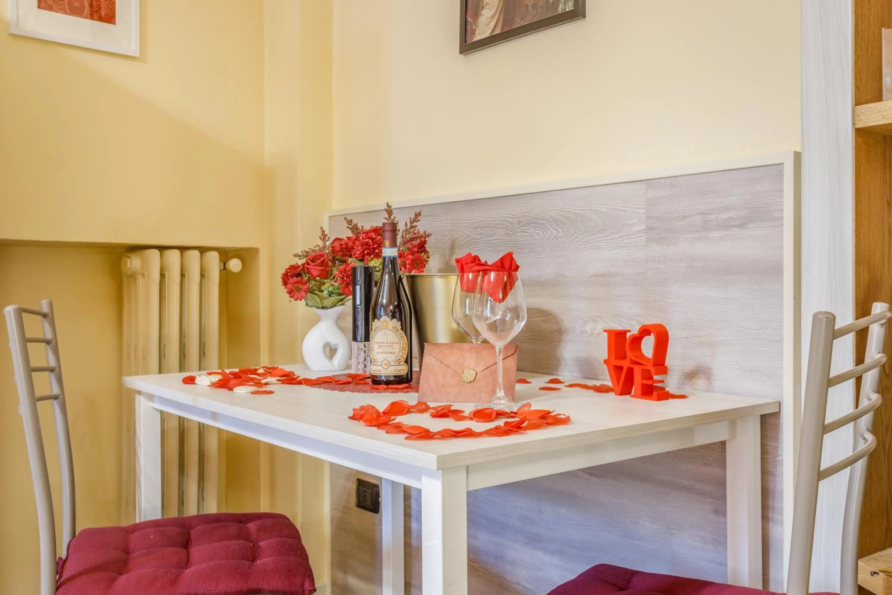 OPERA et LOVE - 200m dall'Arena con convenzione per Parcheggio e Colazione in pasticceria adiacente