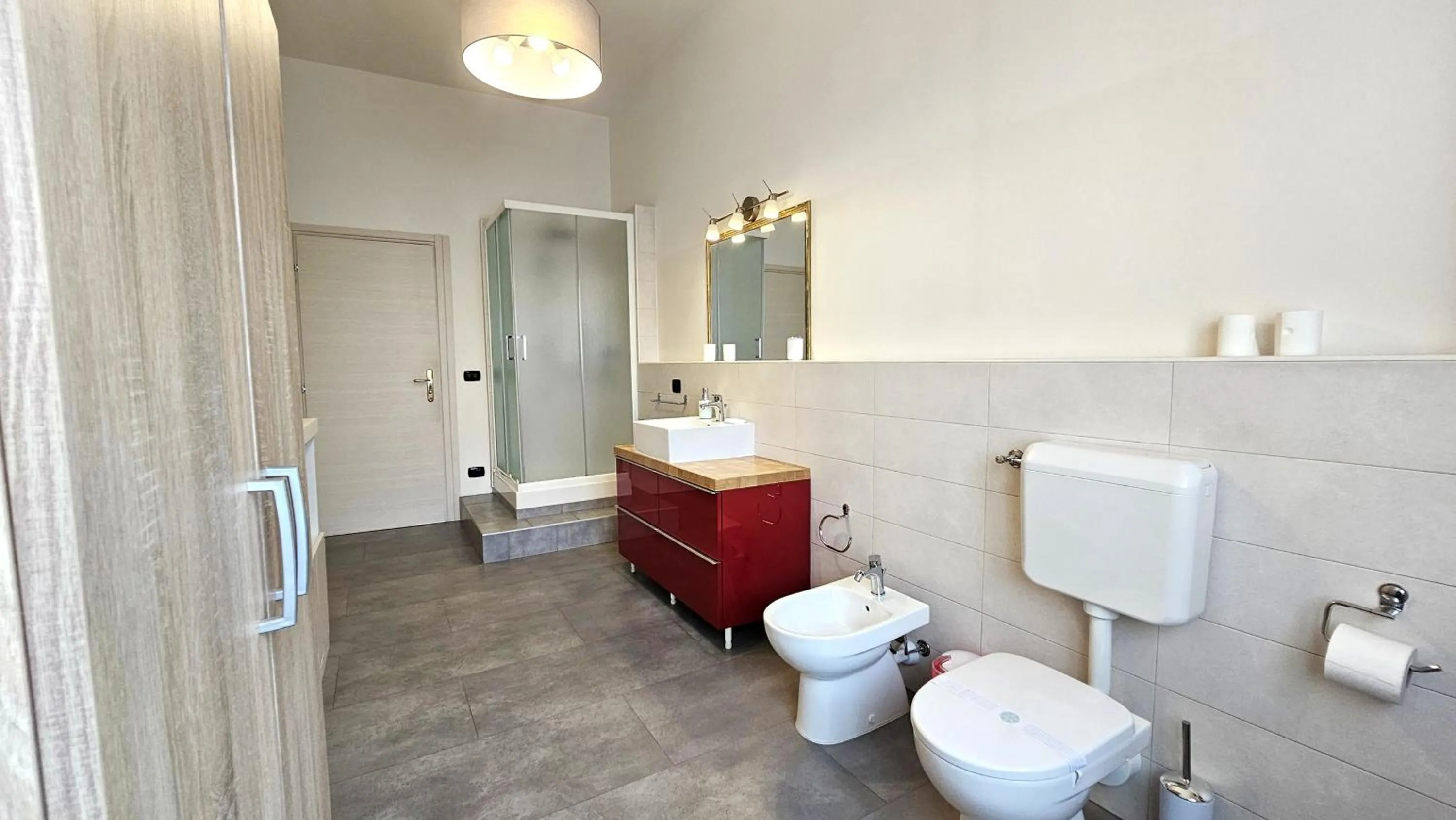 Shower in Opera et Love