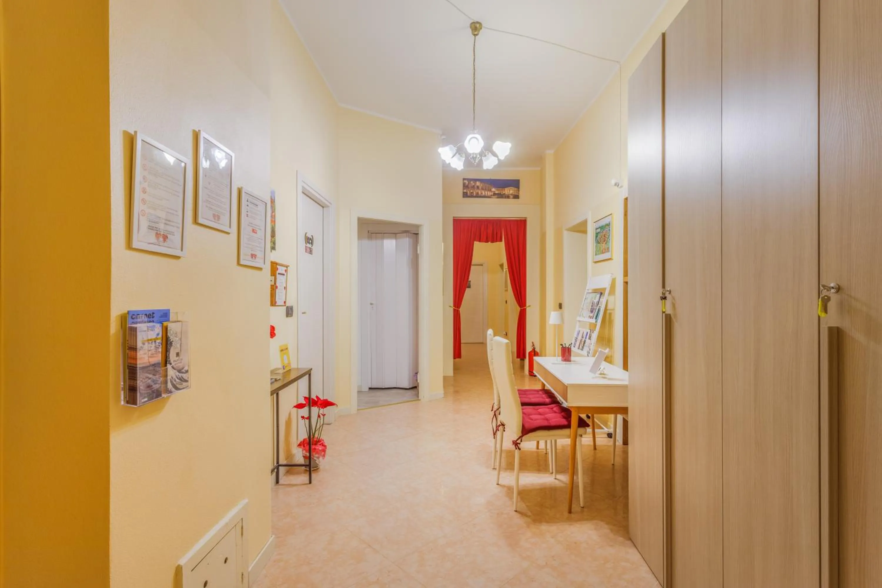 OPERA et LOVE - 200m dall'Arena con convenzione per Parcheggio e Colazione in pasticceria adiacente