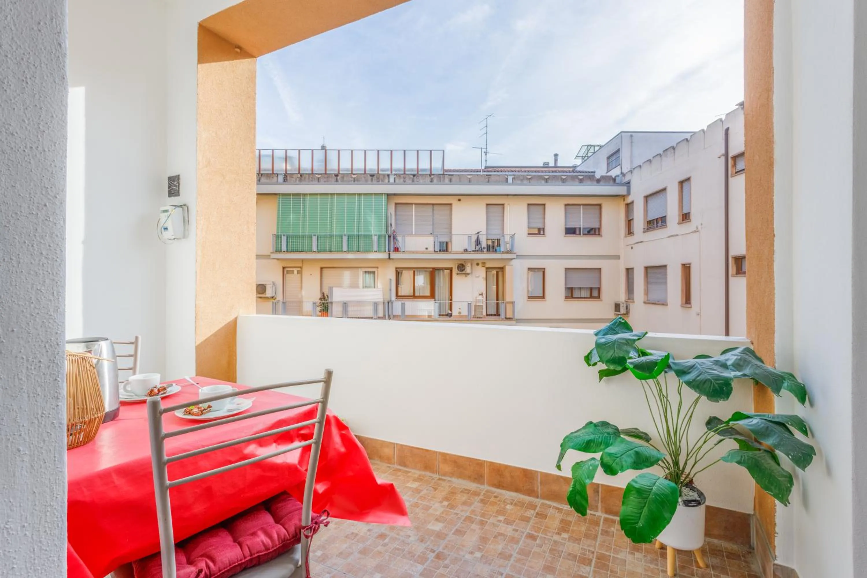 OPERA et LOVE - 200m dall'Arena con convenzione per Parcheggio e Colazione in pasticceria adiacente