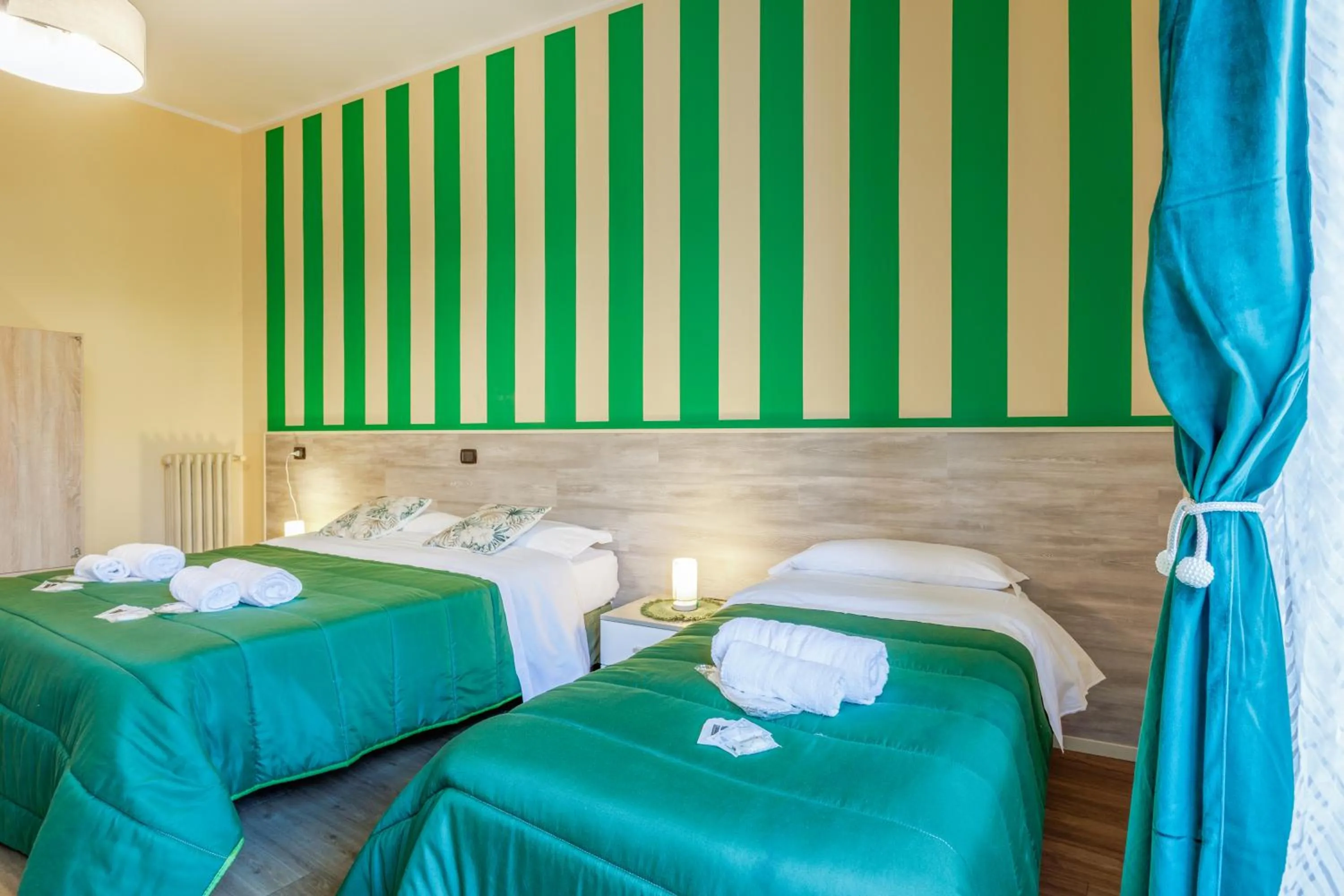 Bed in OPERA et LOVE - 200m dall'Arena con convenzione per Parcheggio e Colazione in pasticceria adiacente