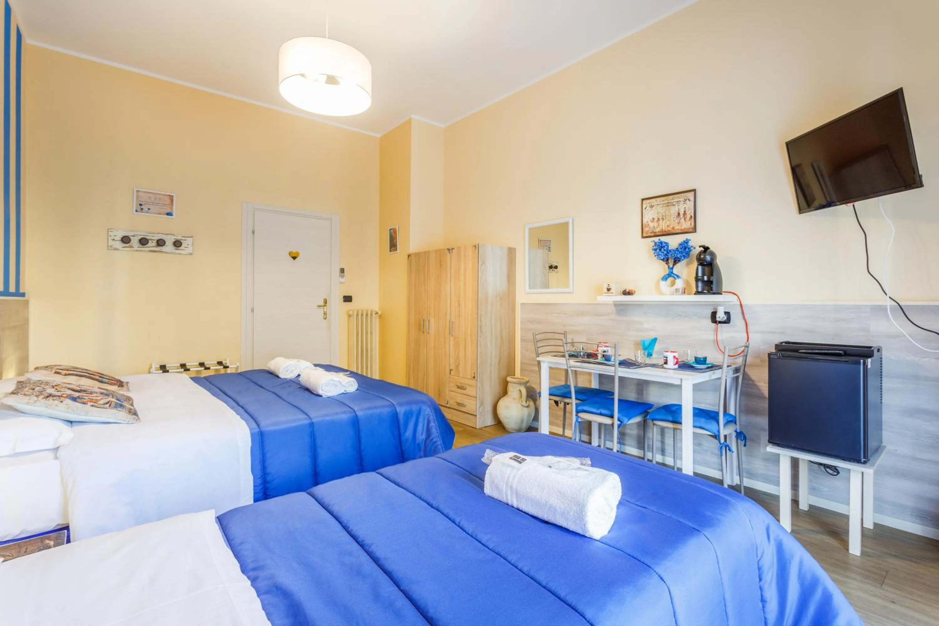 Bed in OPERA et LOVE - 200m dall'Arena con convenzione per Parcheggio e Colazione in pasticceria adiacente