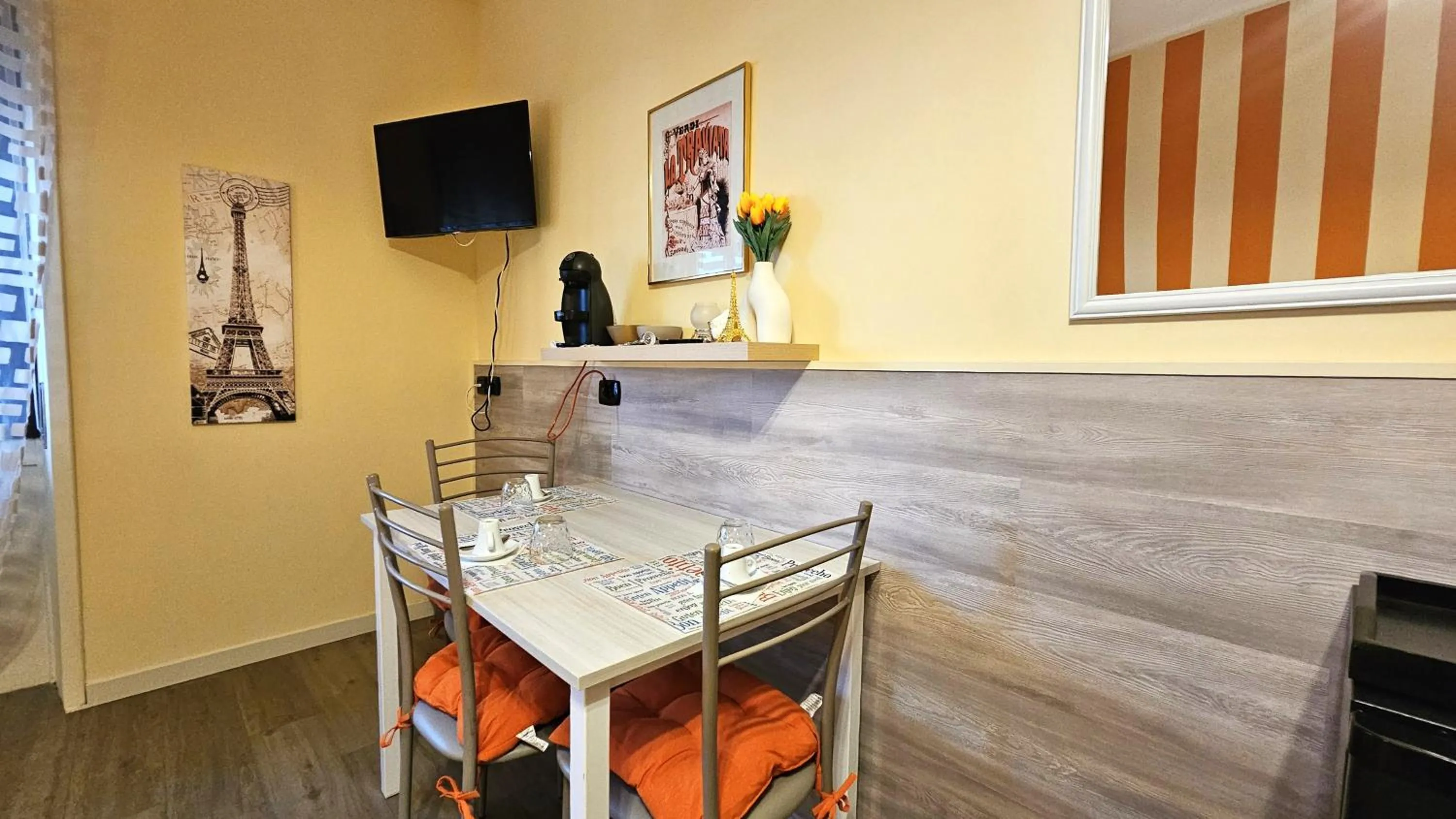 TV and multimedia in Opera et Love