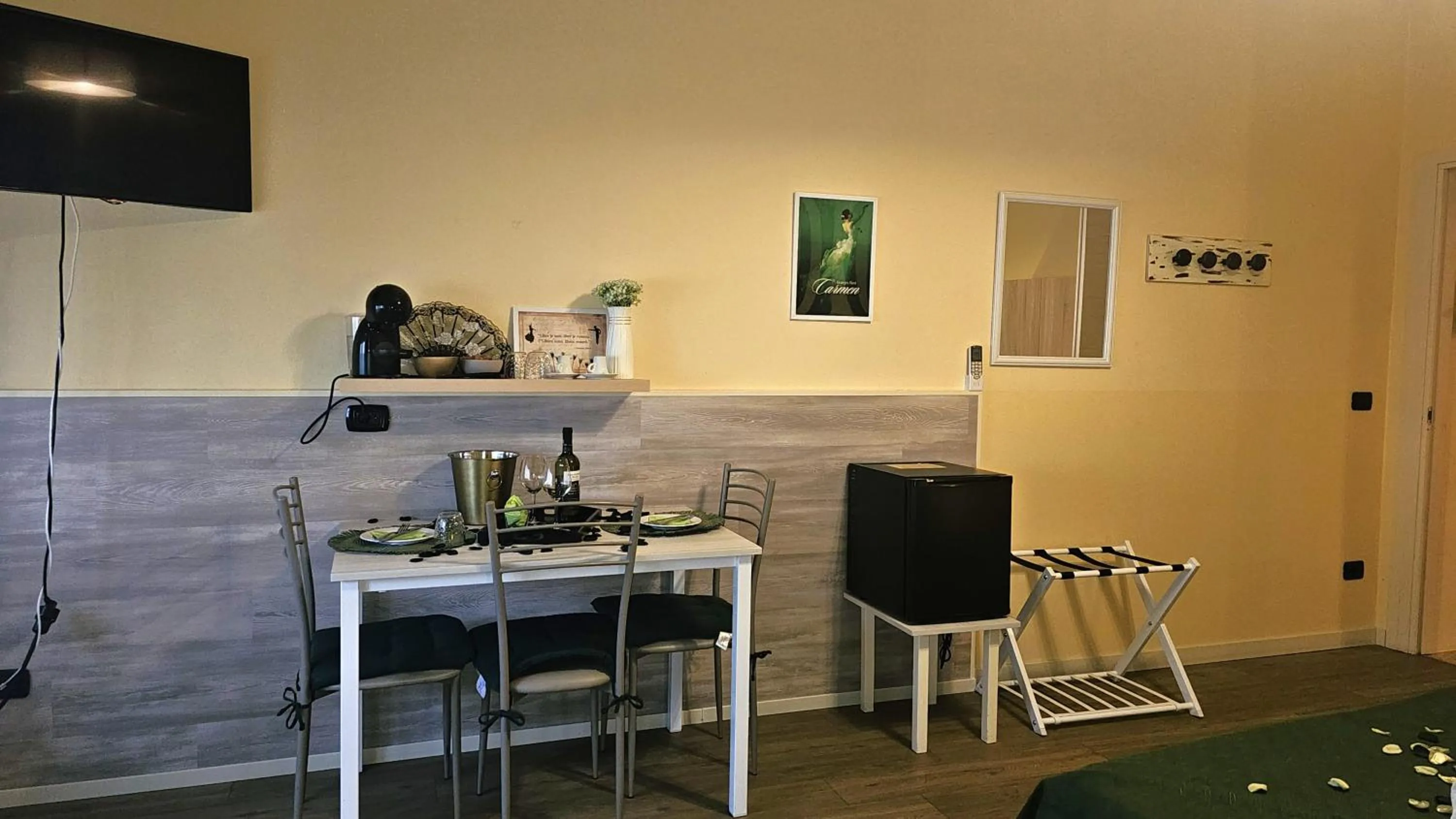 TV and multimedia in Opera et Love