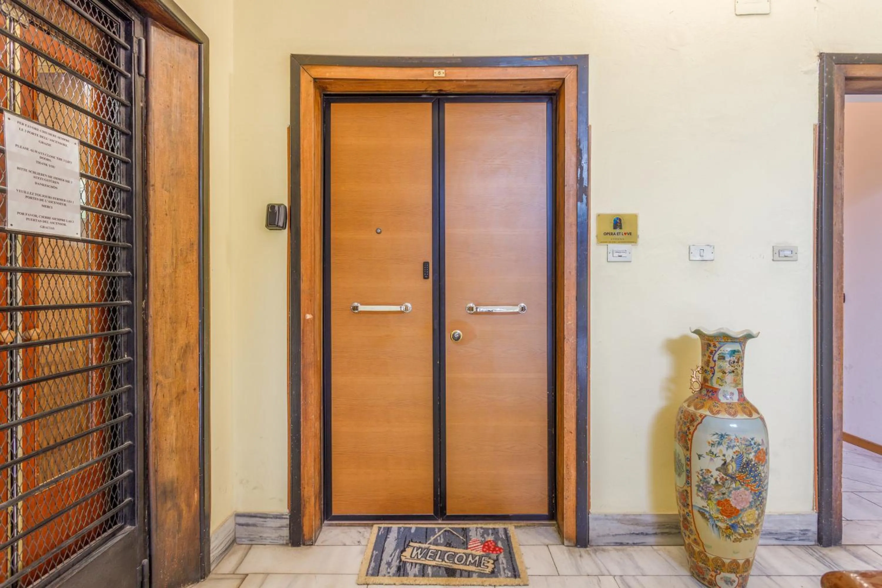 OPERA et LOVE - 200m dall'Arena con convenzione per Parcheggio e Colazione in pasticceria adiacente