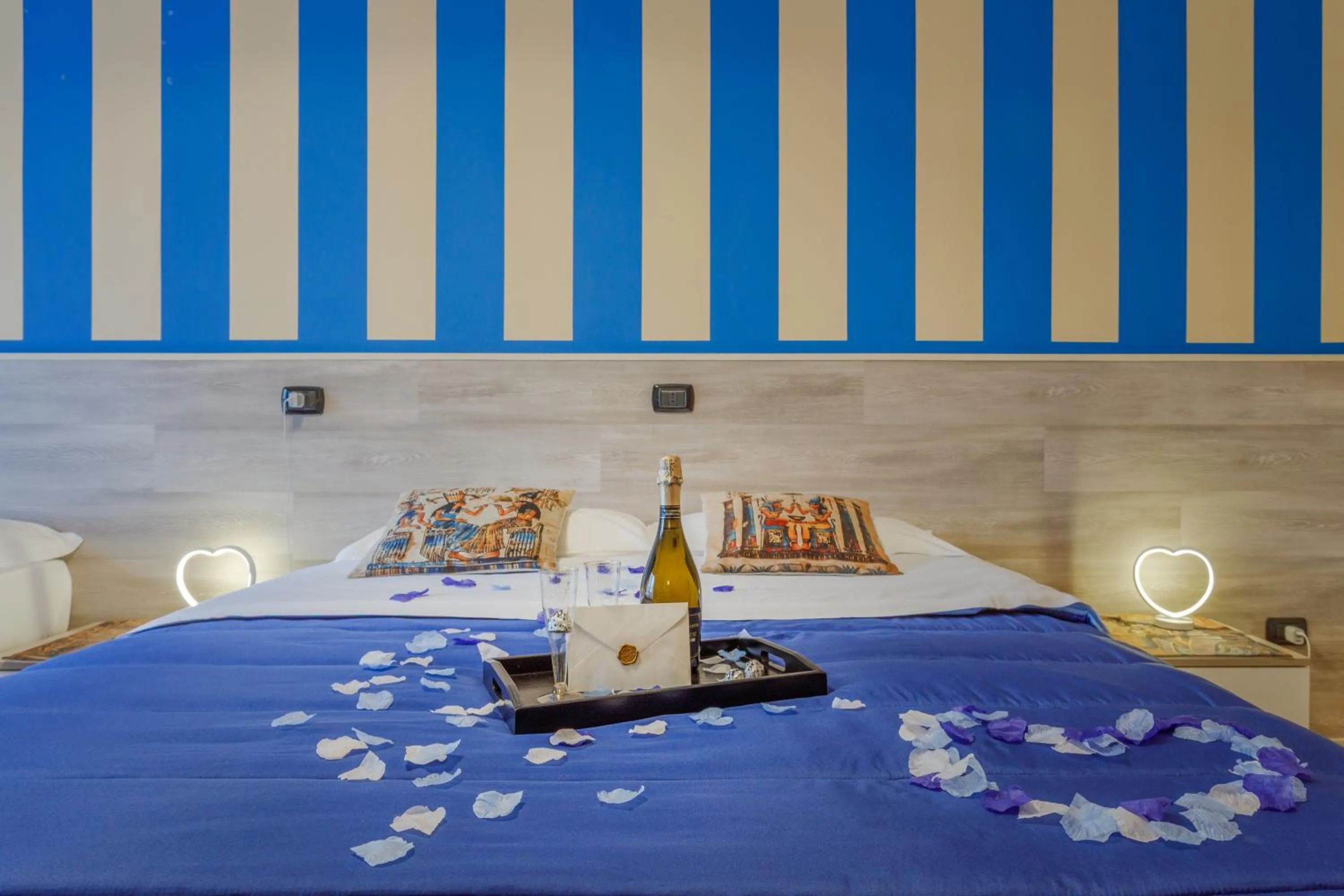 Bed in OPERA et LOVE - 200m dall'Arena con convenzione per Parcheggio e Colazione in pasticceria adiacente