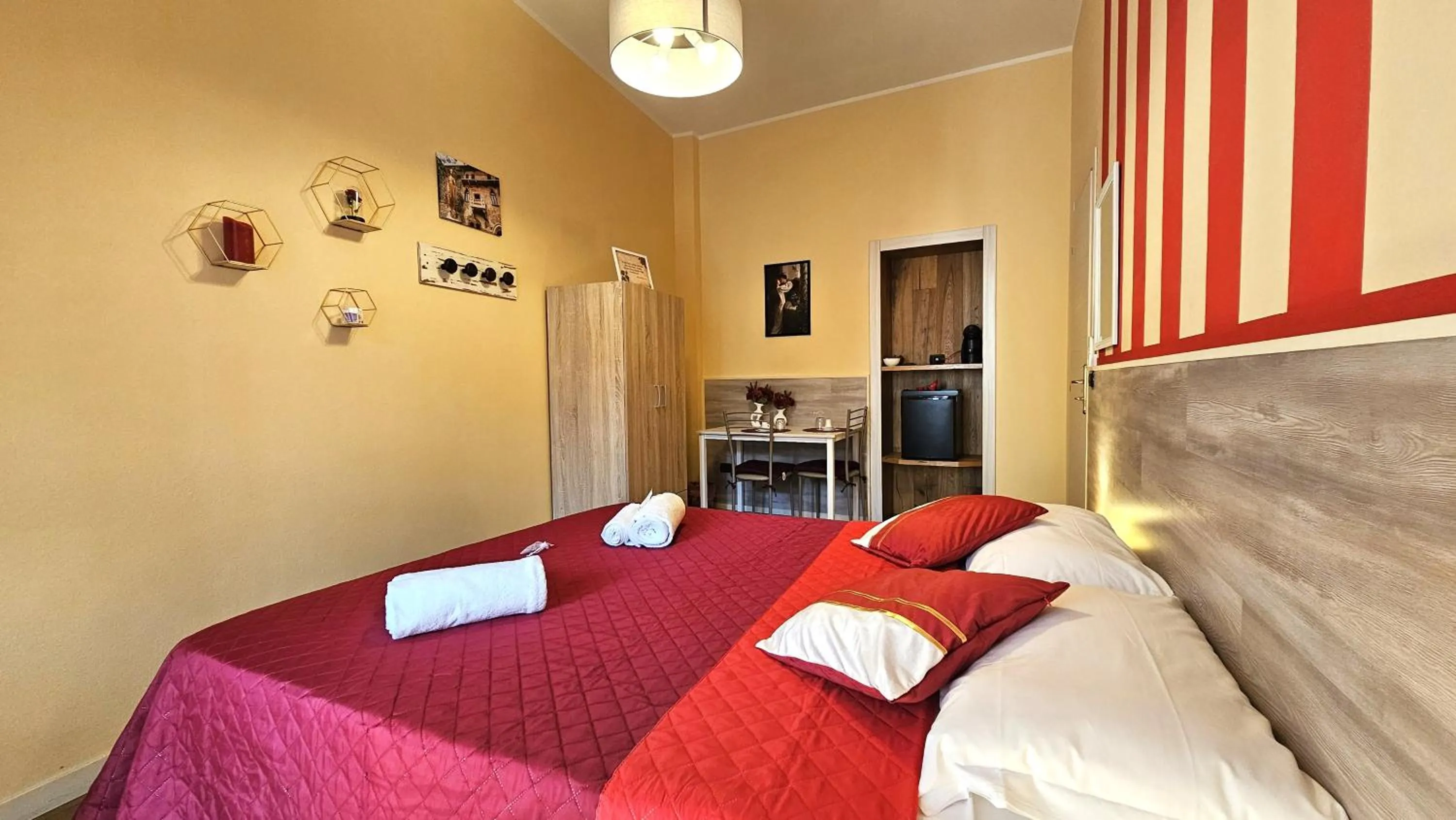 Bed in Opera et Love