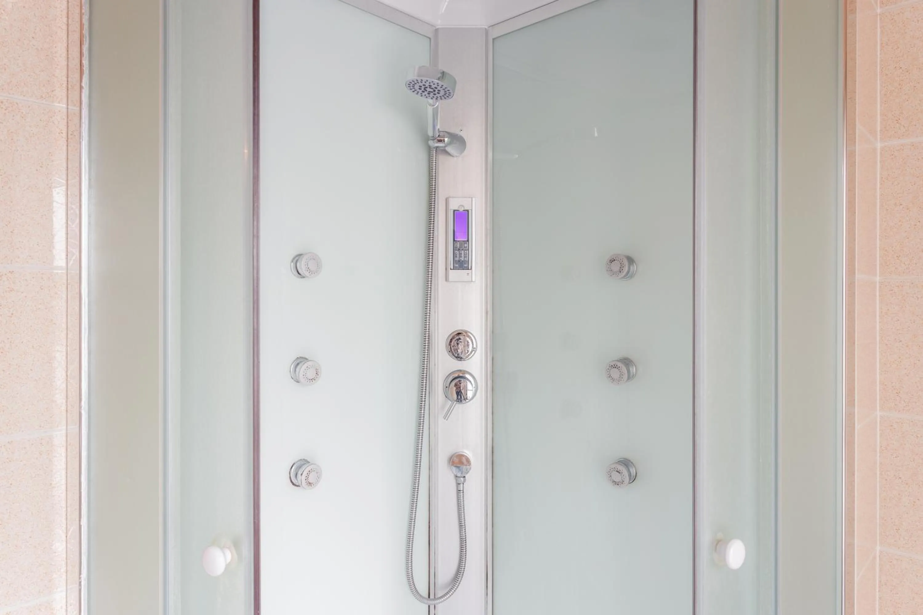 OPERA et LOVE - 200m dall'Arena con convenzione per Parcheggio e Colazione in pasticceria adiacente