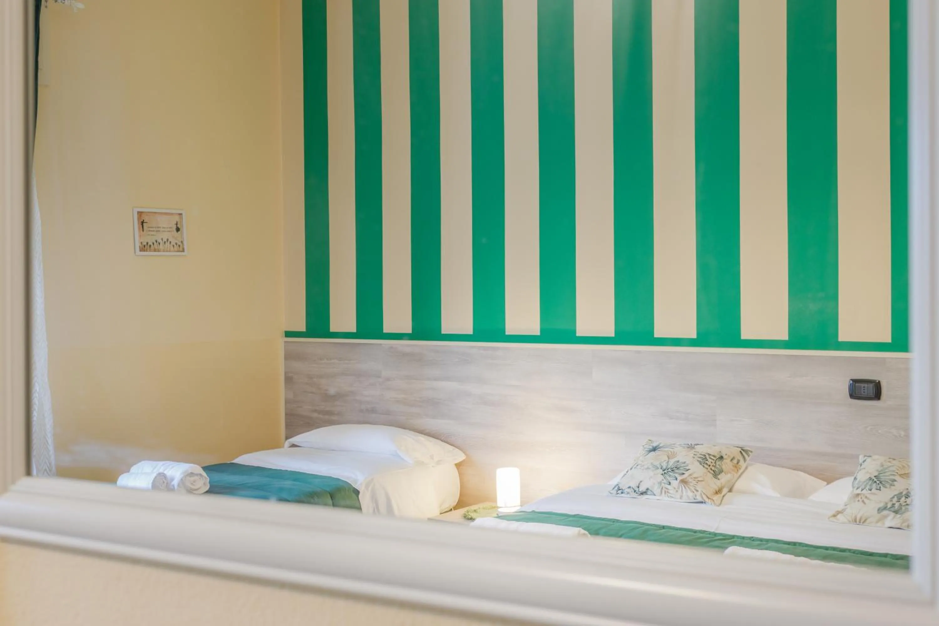 Bed in OPERA et LOVE - 200m dall'Arena con convenzione per Parcheggio e Colazione in pasticceria adiacente