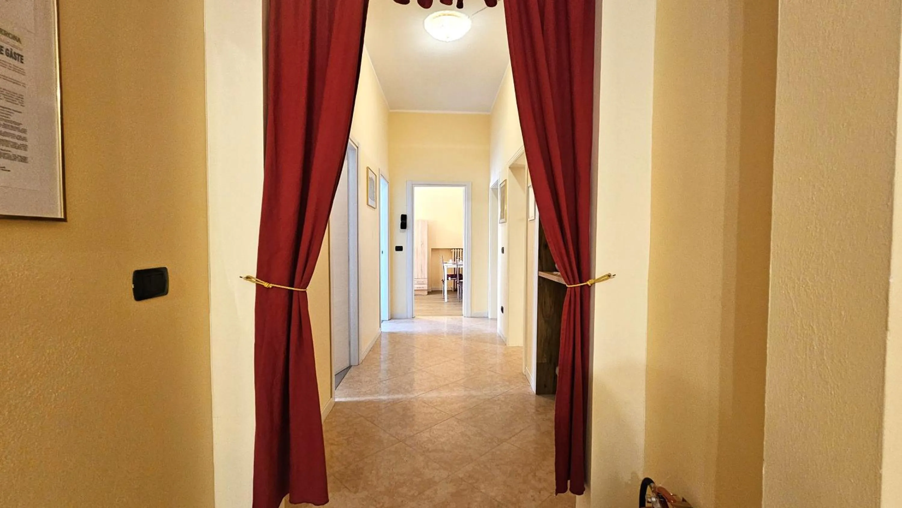 Lobby or reception in Opera et Love