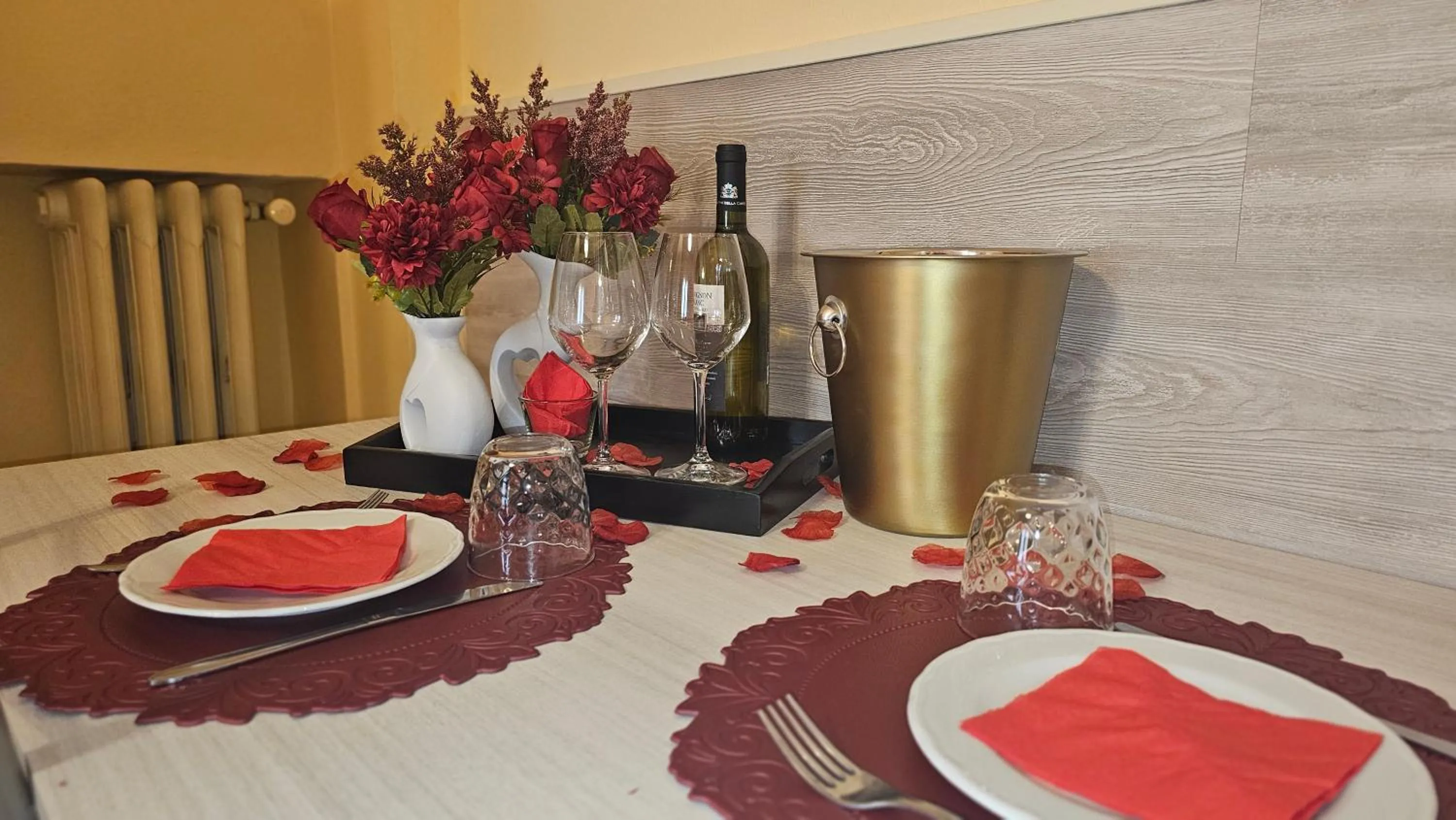 Food and drinks in Opera et Love