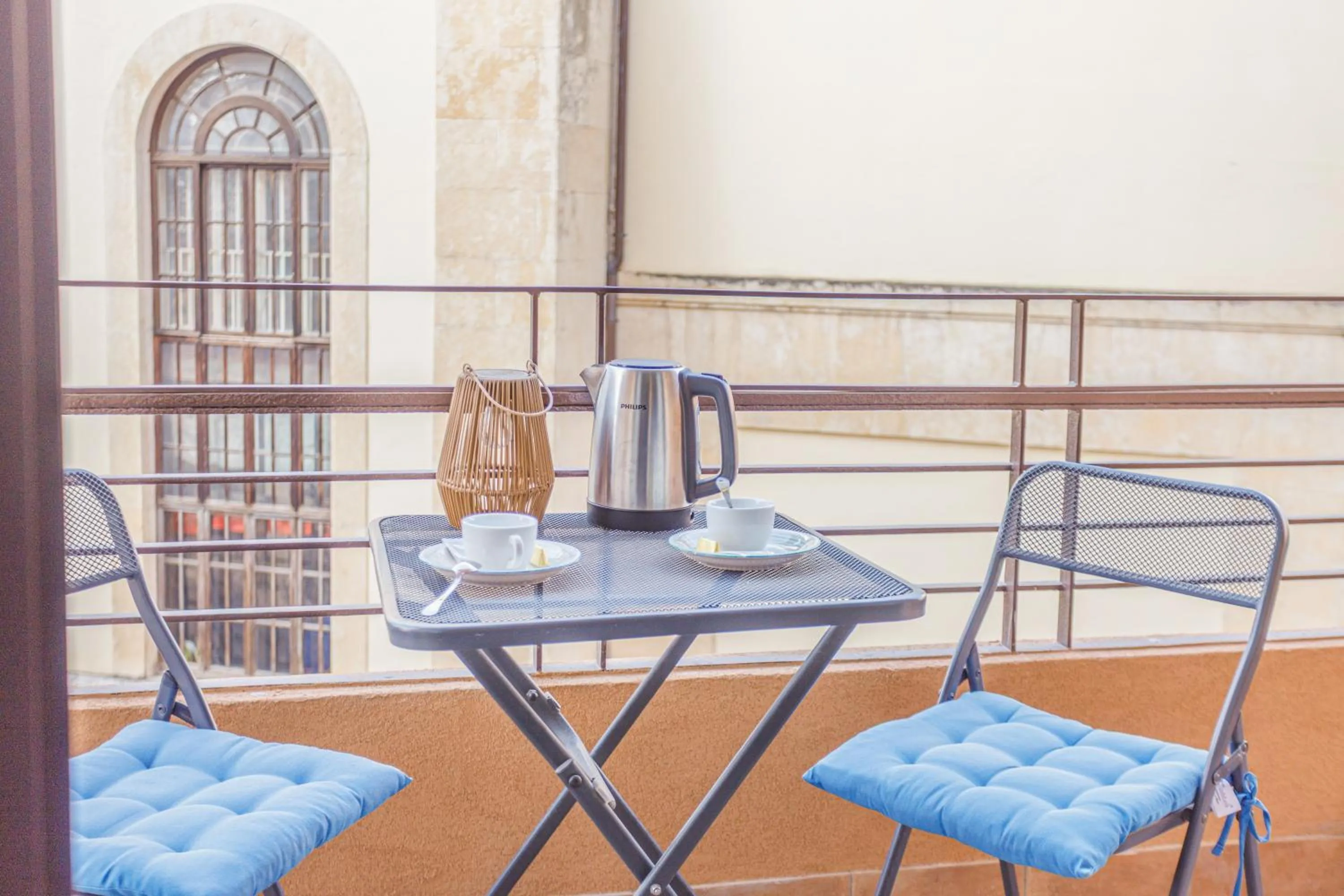 OPERA et LOVE - 200m dall'Arena con convenzione per Parcheggio e Colazione in pasticceria adiacente