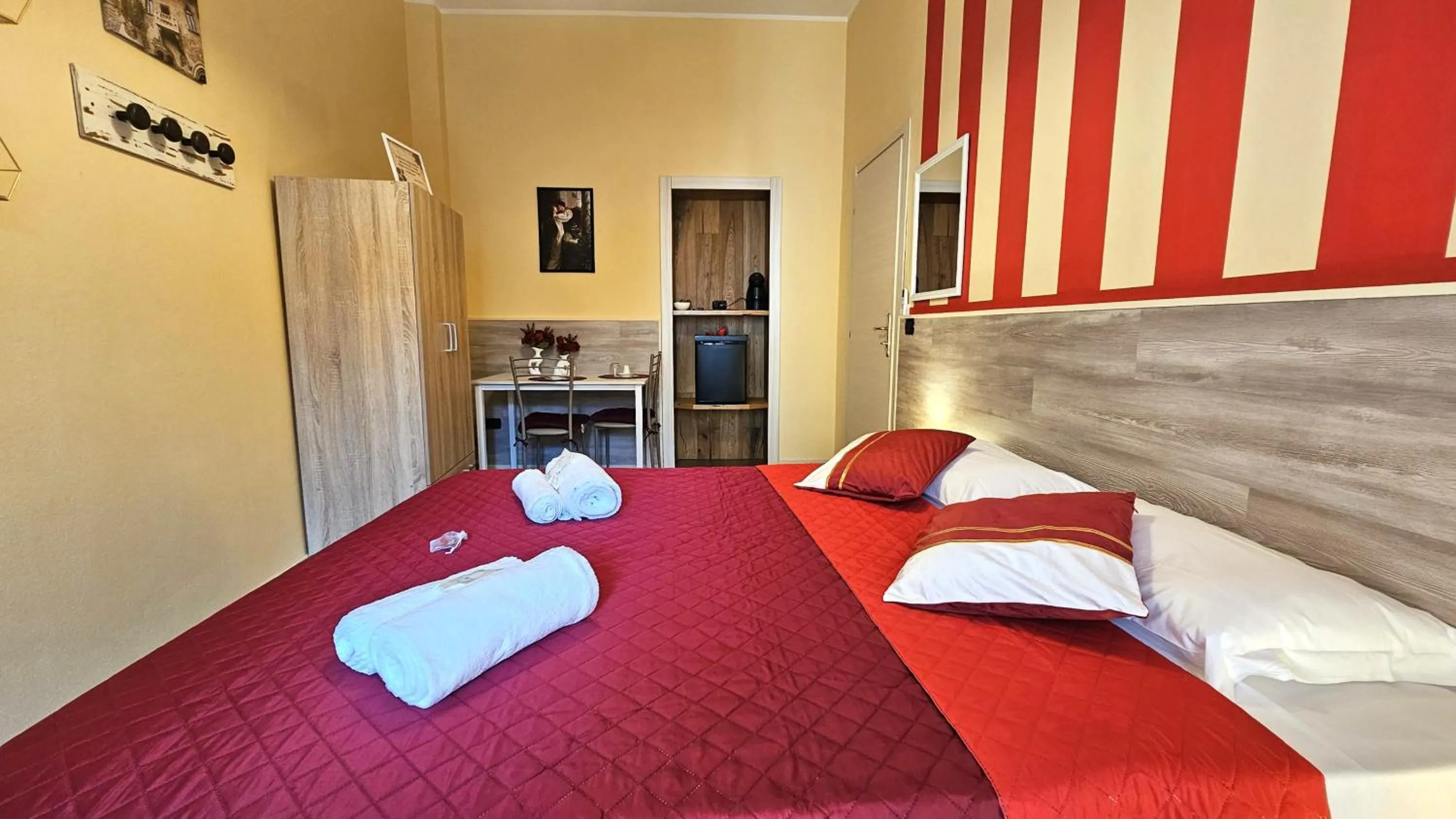 Bed in Opera et Love