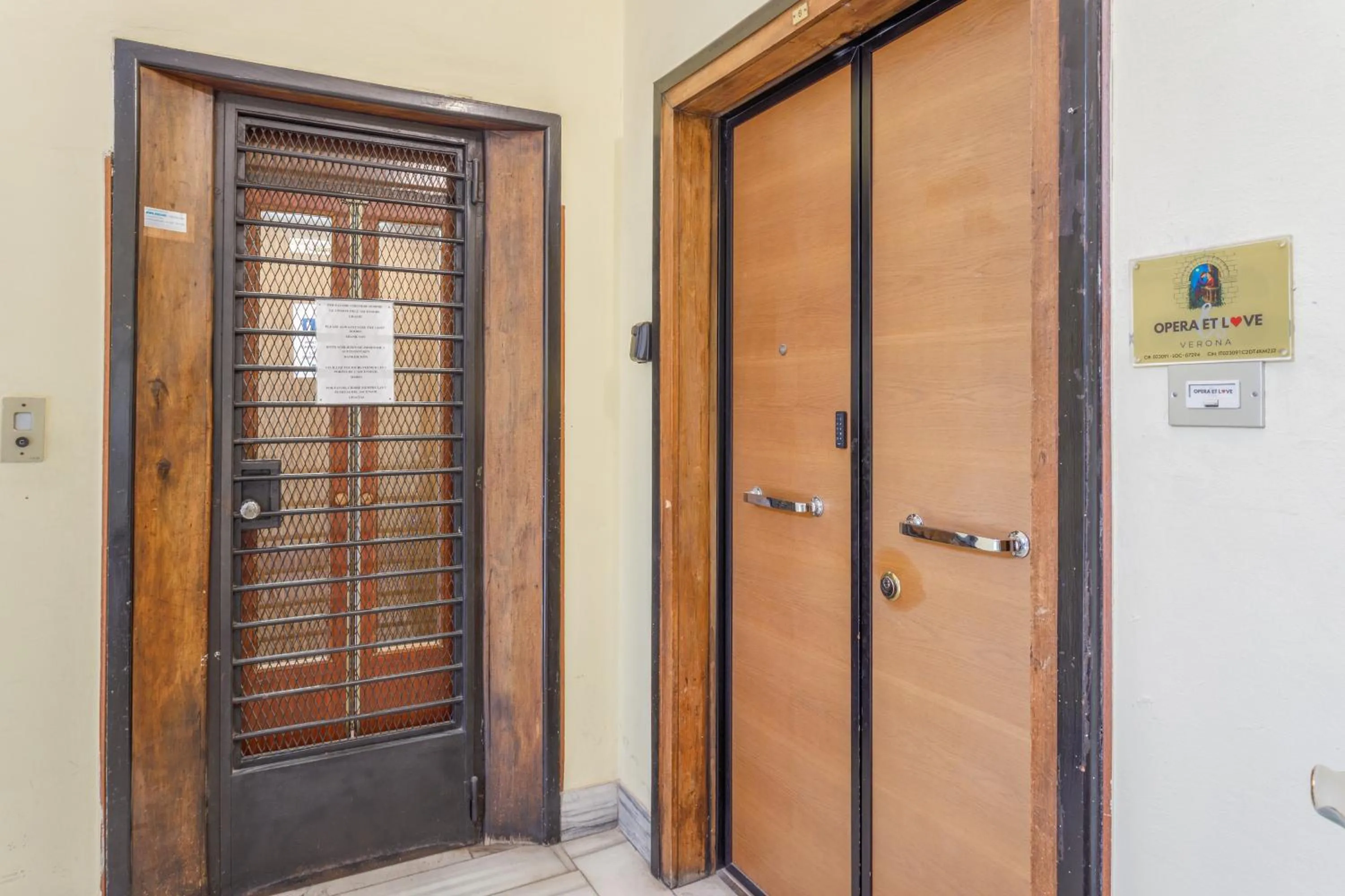 OPERA et LOVE - 200m dall'Arena con convenzione per Parcheggio e Colazione in pasticceria adiacente