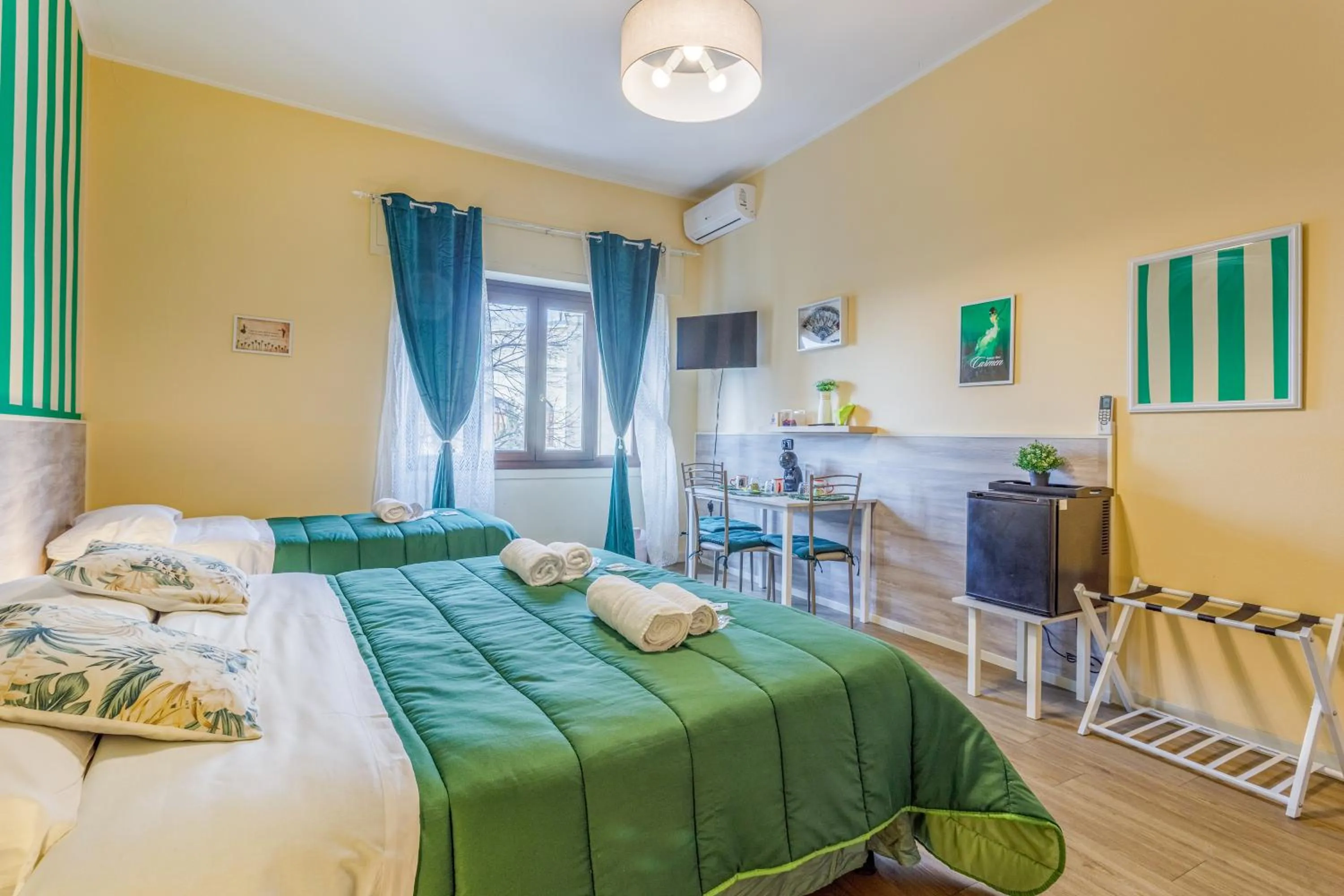 Bed in OPERA et LOVE - 200m dall'Arena con convenzione per Parcheggio e Colazione in pasticceria adiacente