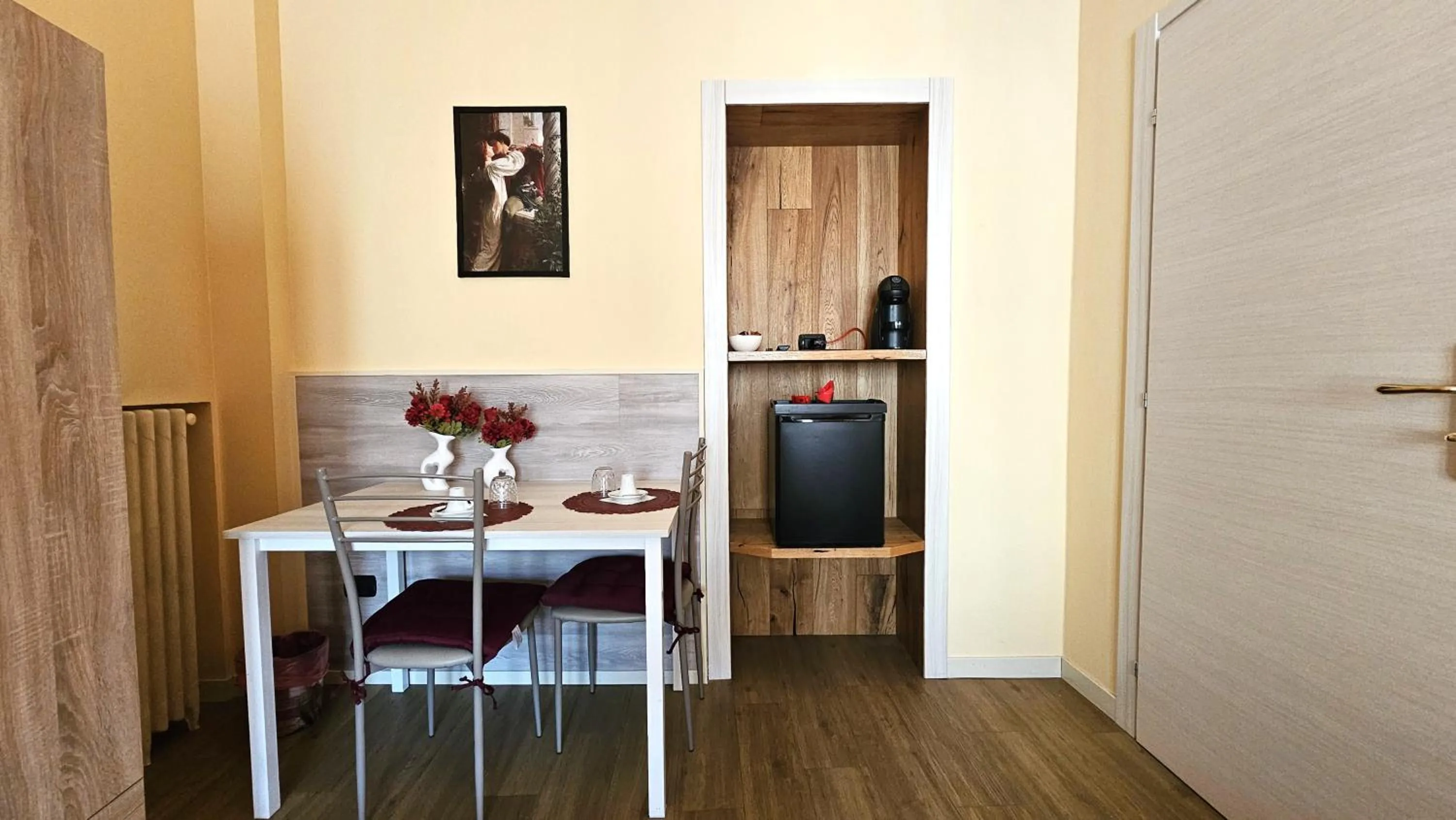 Dining area in Opera et Love