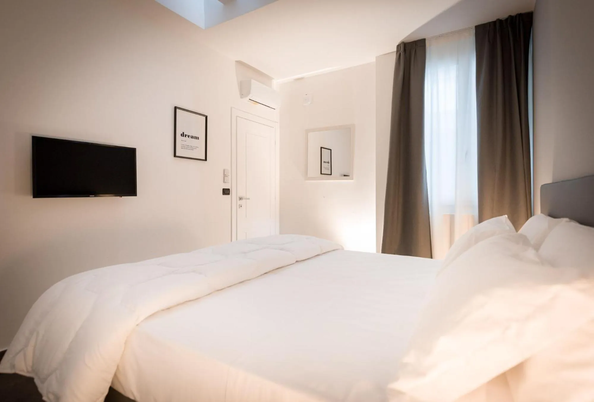 Bed in TURINHOMETOWN Residence Apartments