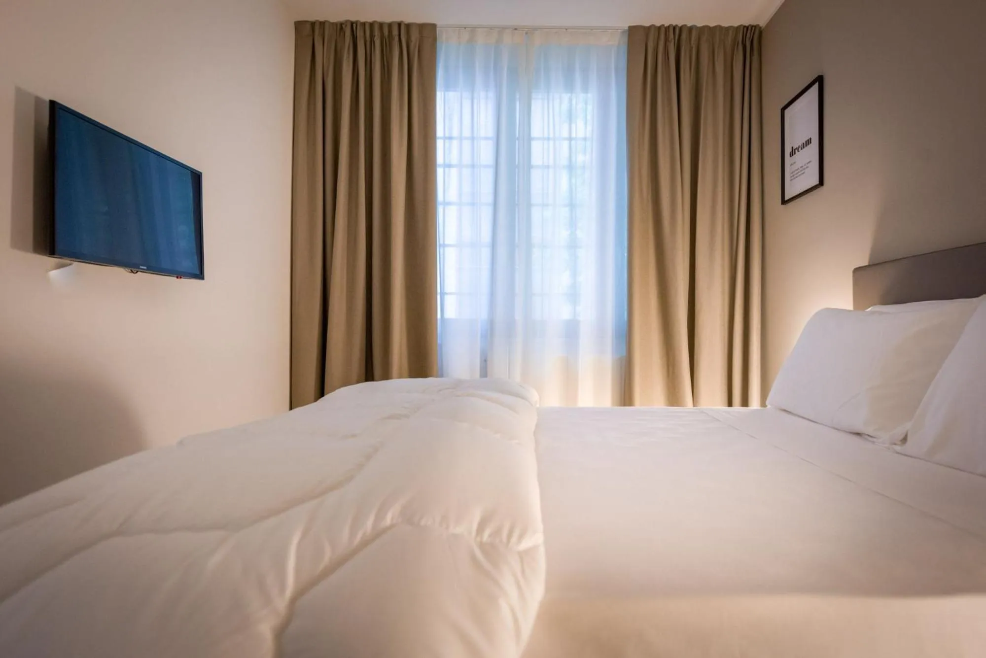 Bed in TURINHOMETOWN Residence Apartments