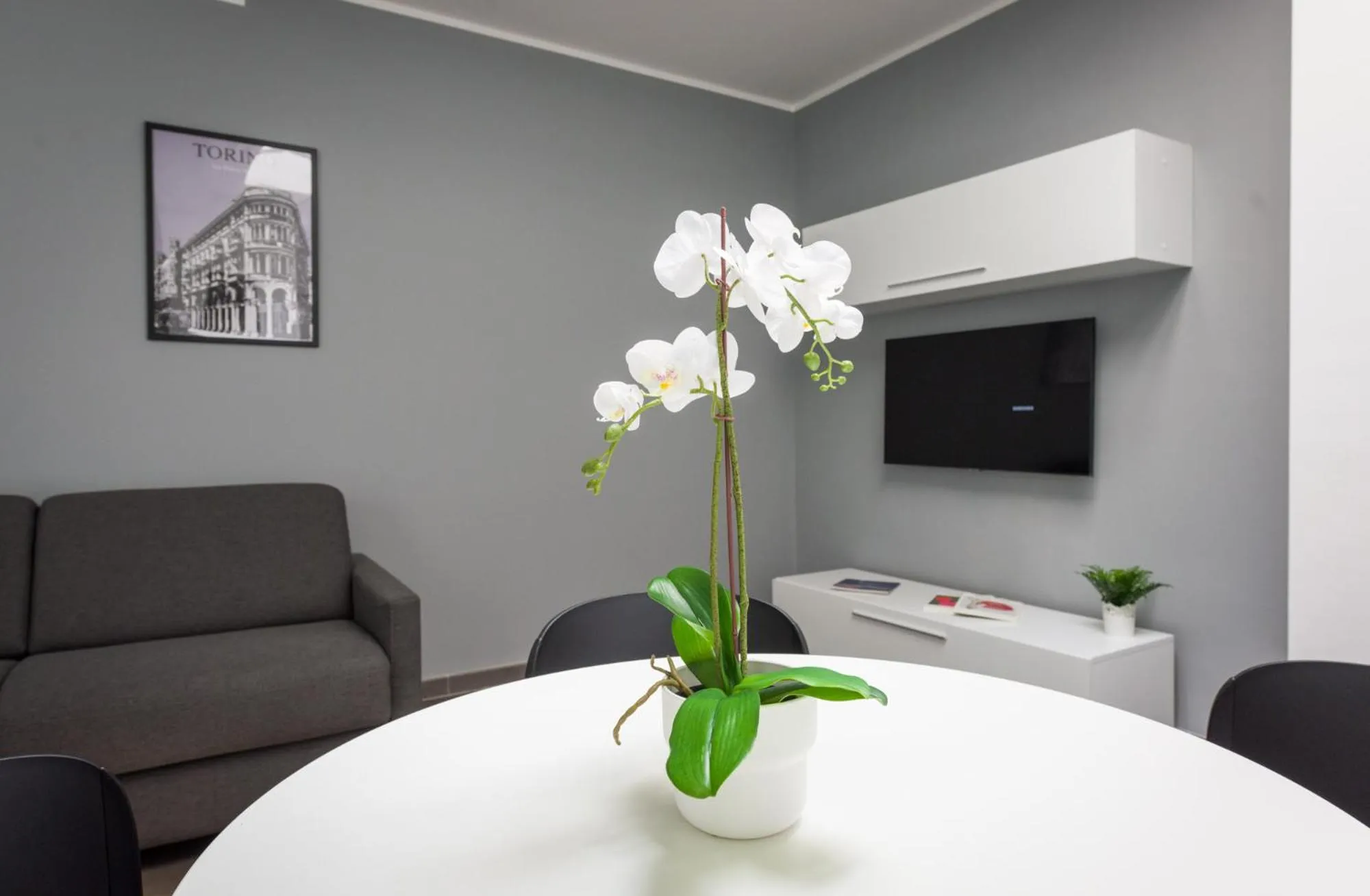 TV and multimedia in TURINHOMETOWN Residence Apartments