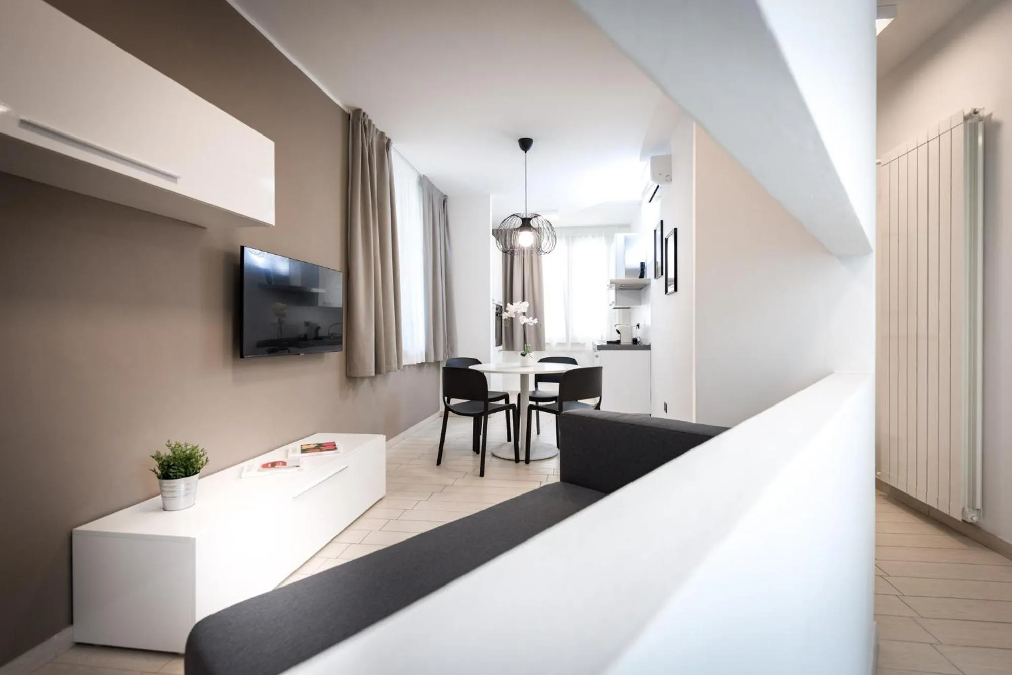 TV and multimedia in TURINHOMETOWN Residence Apartments