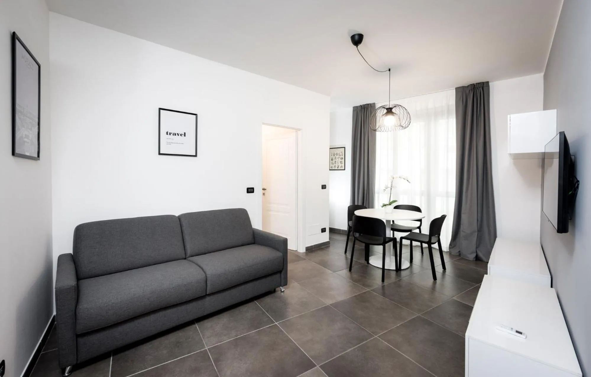 TV and multimedia in TURINHOMETOWN Residence Apartments