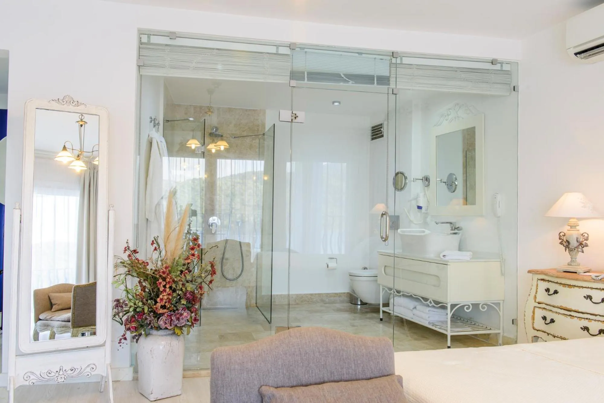 Bathroom, Bed in Yalicapkini Boutique Hotel