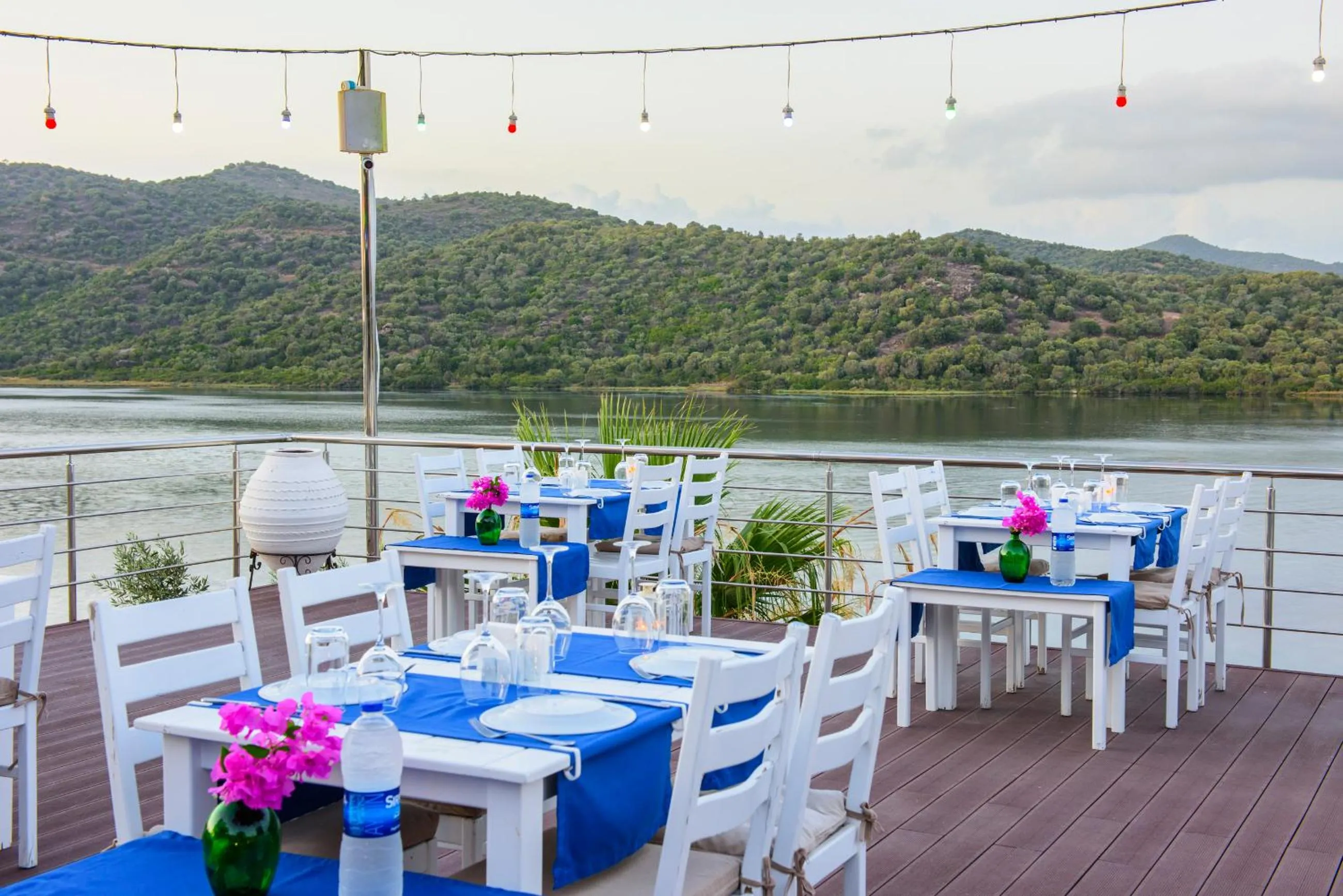 Restaurant/places to eat in Yalicapkini Boutique Hotel