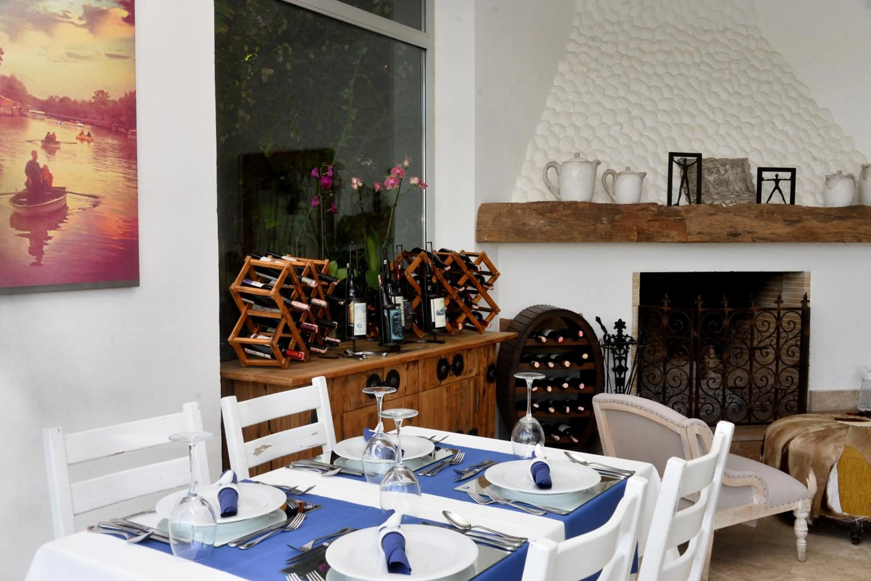 Restaurant/places to eat in Yalicapkini Boutique Hotel