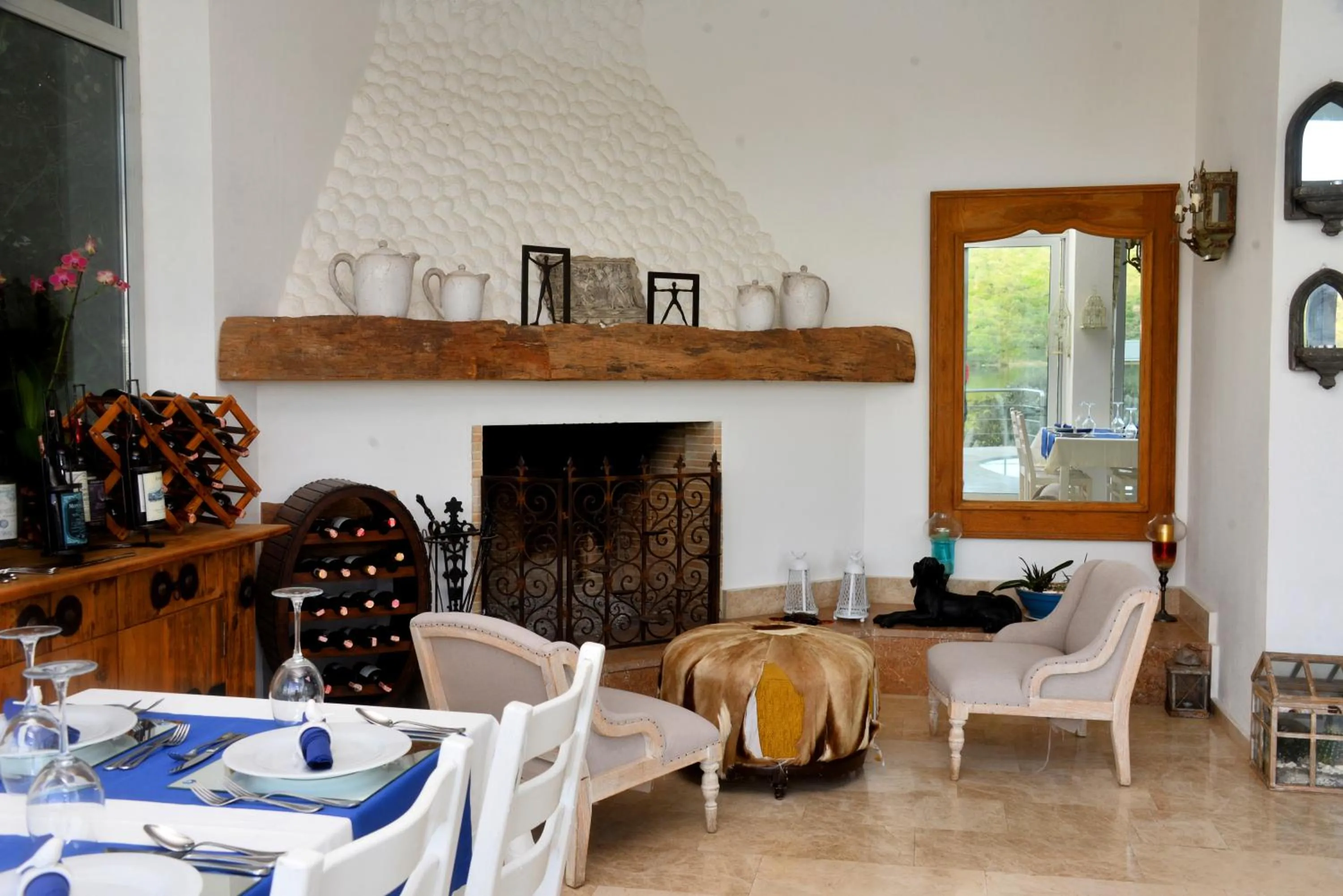 Restaurant/places to eat in Yalicapkini Boutique Hotel