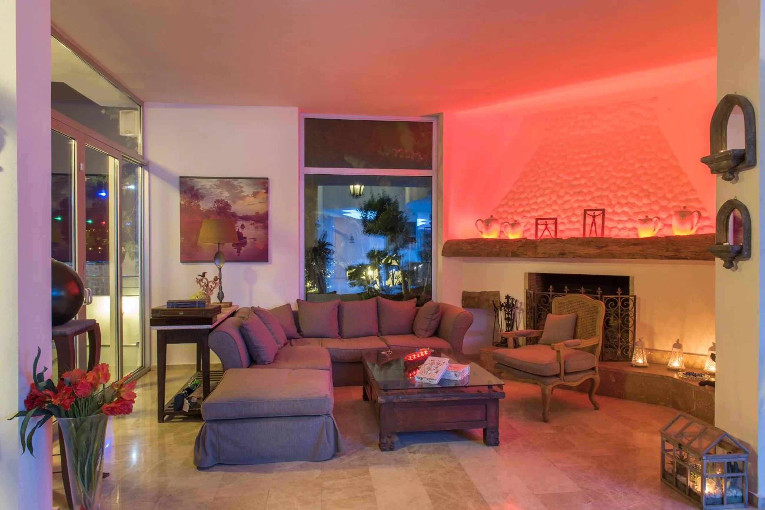 Library in Yalicapkini Boutique Hotel