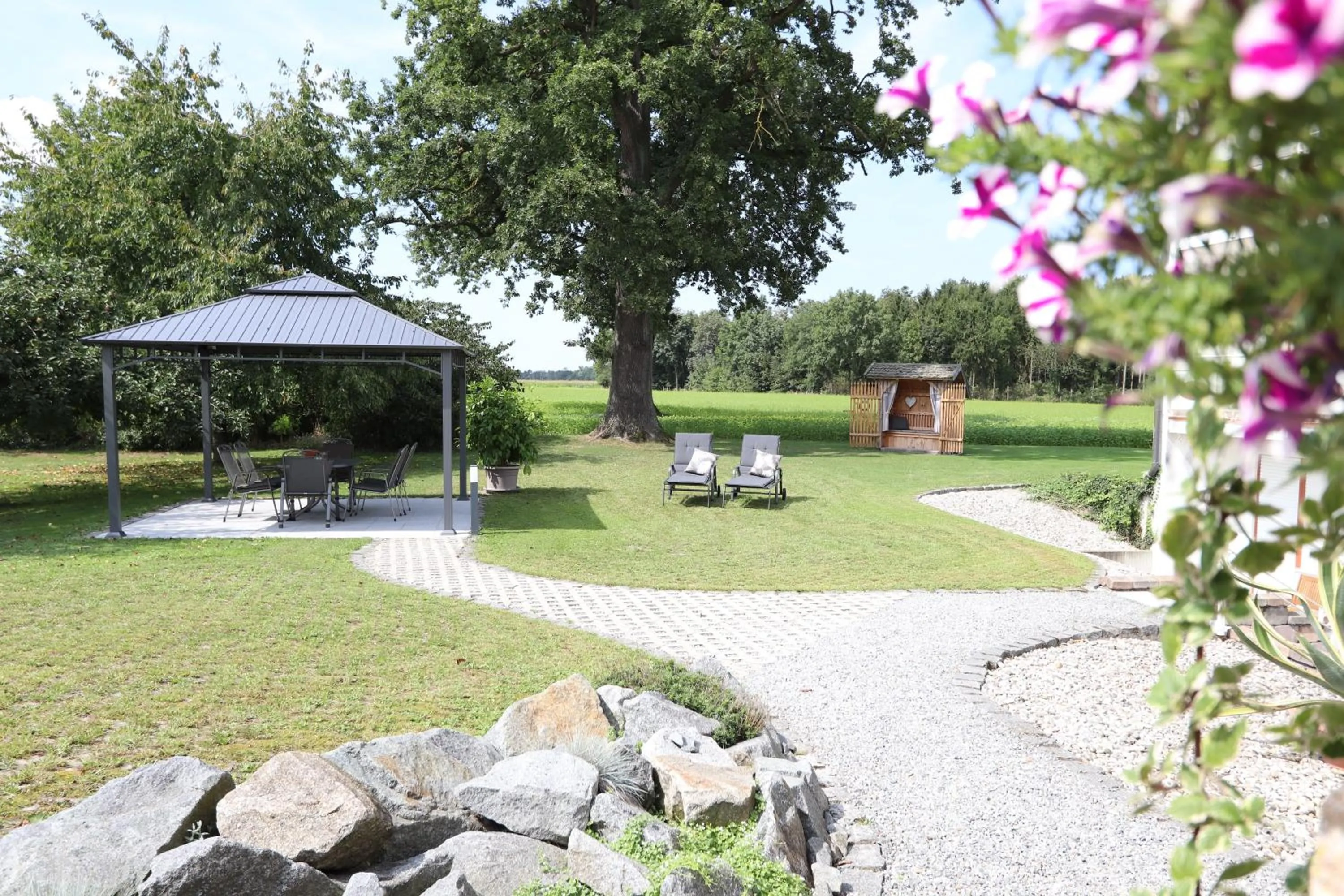 Garden in Hotel Pension Fent