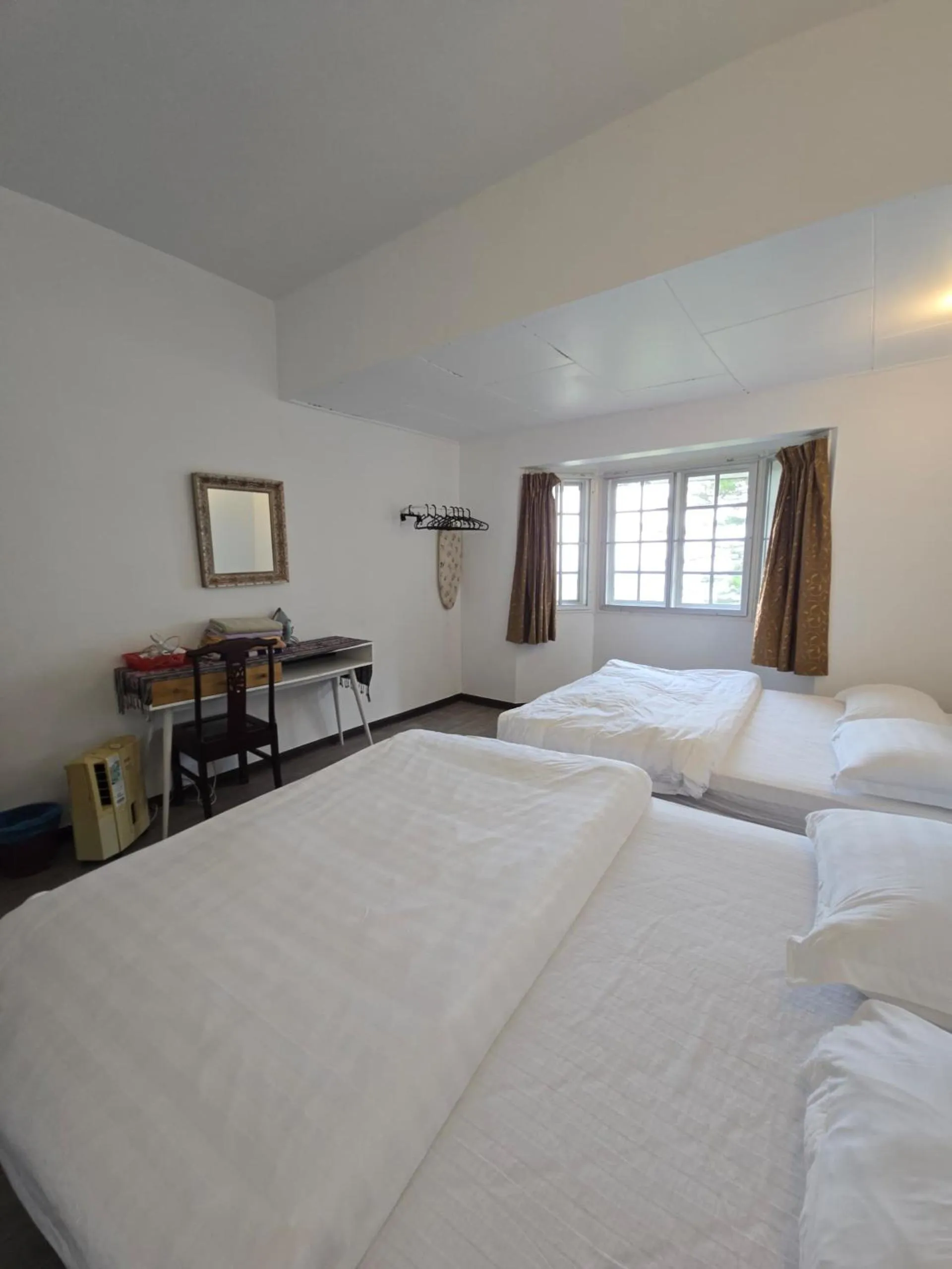 Bed in Little England B5-2 Fraser Panorama