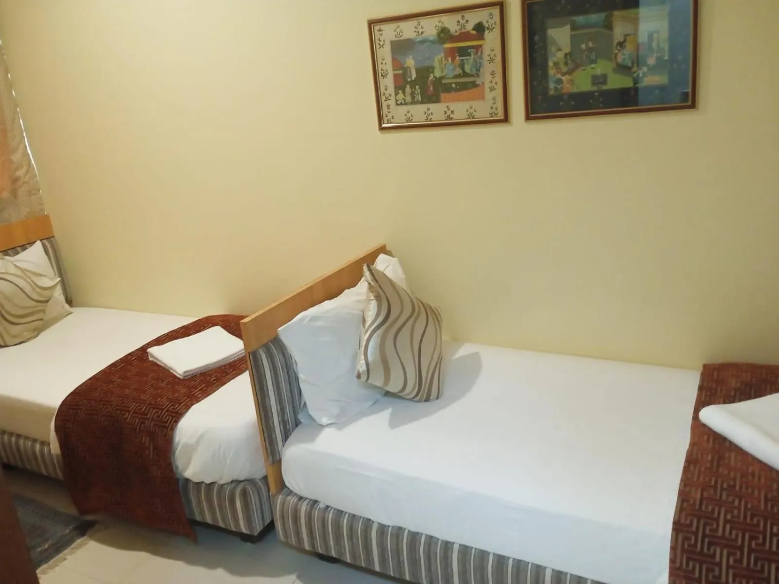 Bed in Bentley Hotel Marine Drive