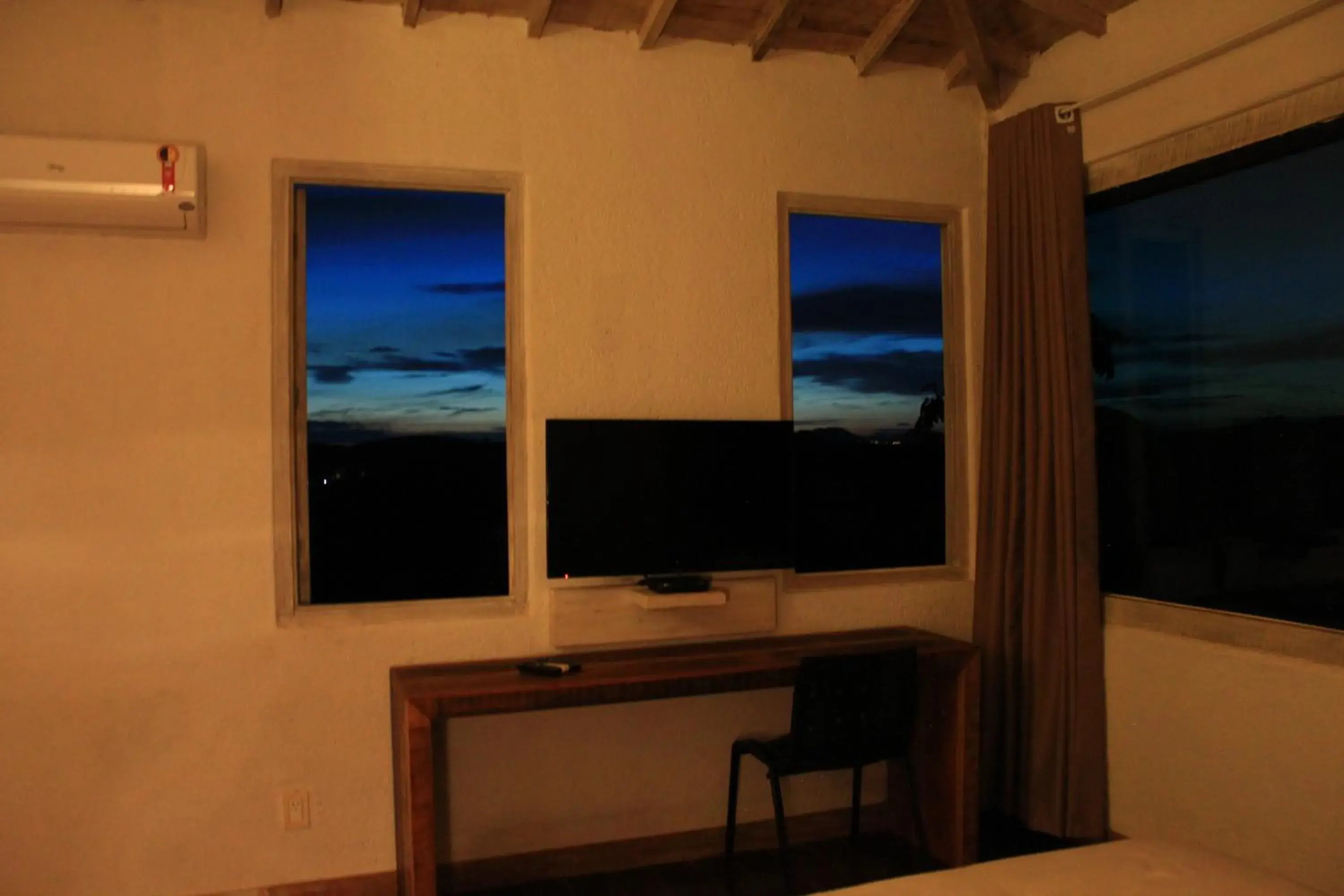 Double Suite with Air Conditioning in Pousada Cantares Double Suite with Air Conditioning in Pousada Cantares