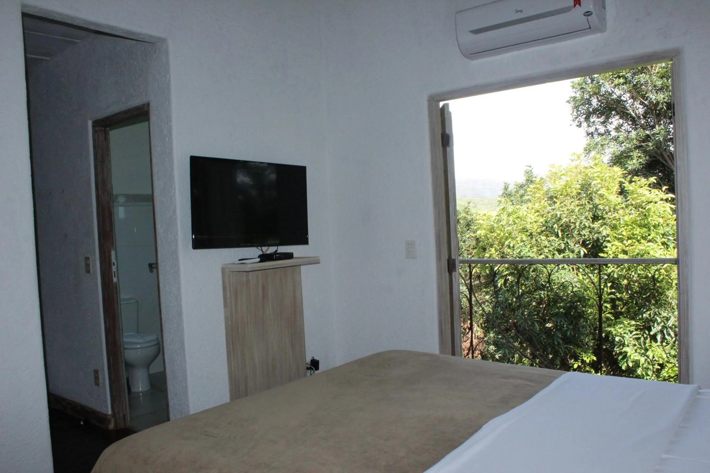 Decorative detail, Bed in Pousada Cantares