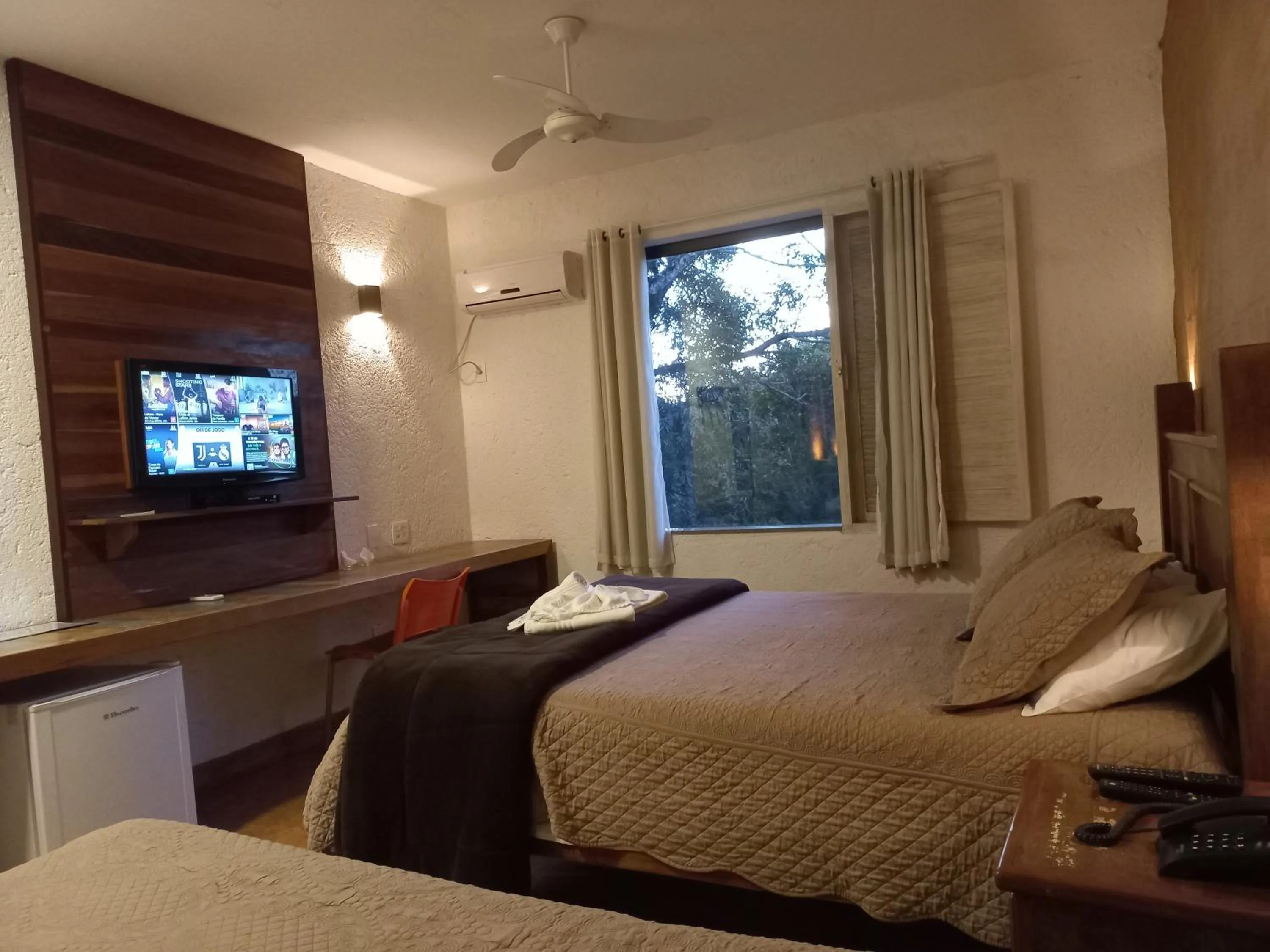 TV and multimedia, Bed in Pousada Cantares