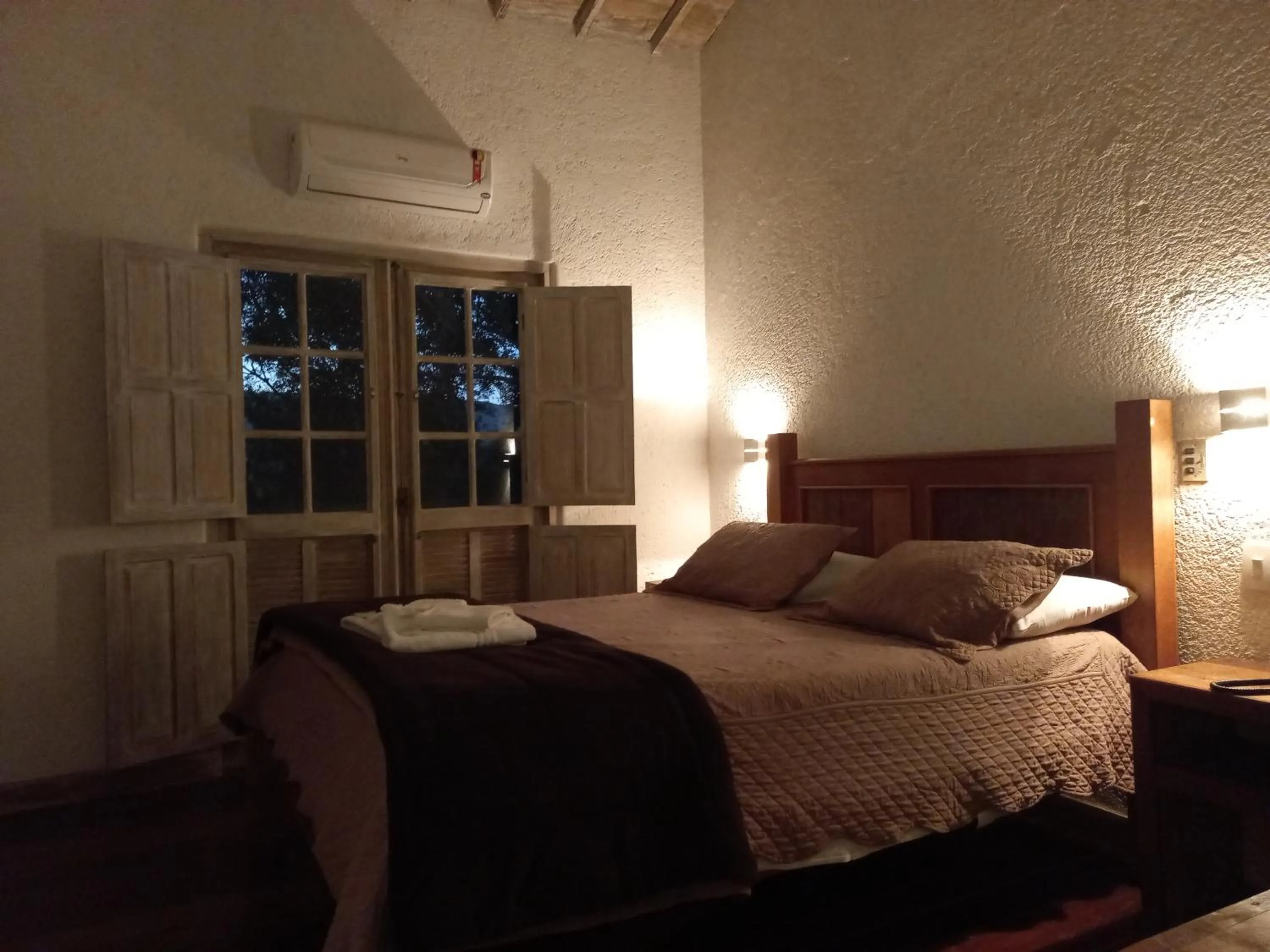 Balcony/Terrace, Bed in Pousada Cantares