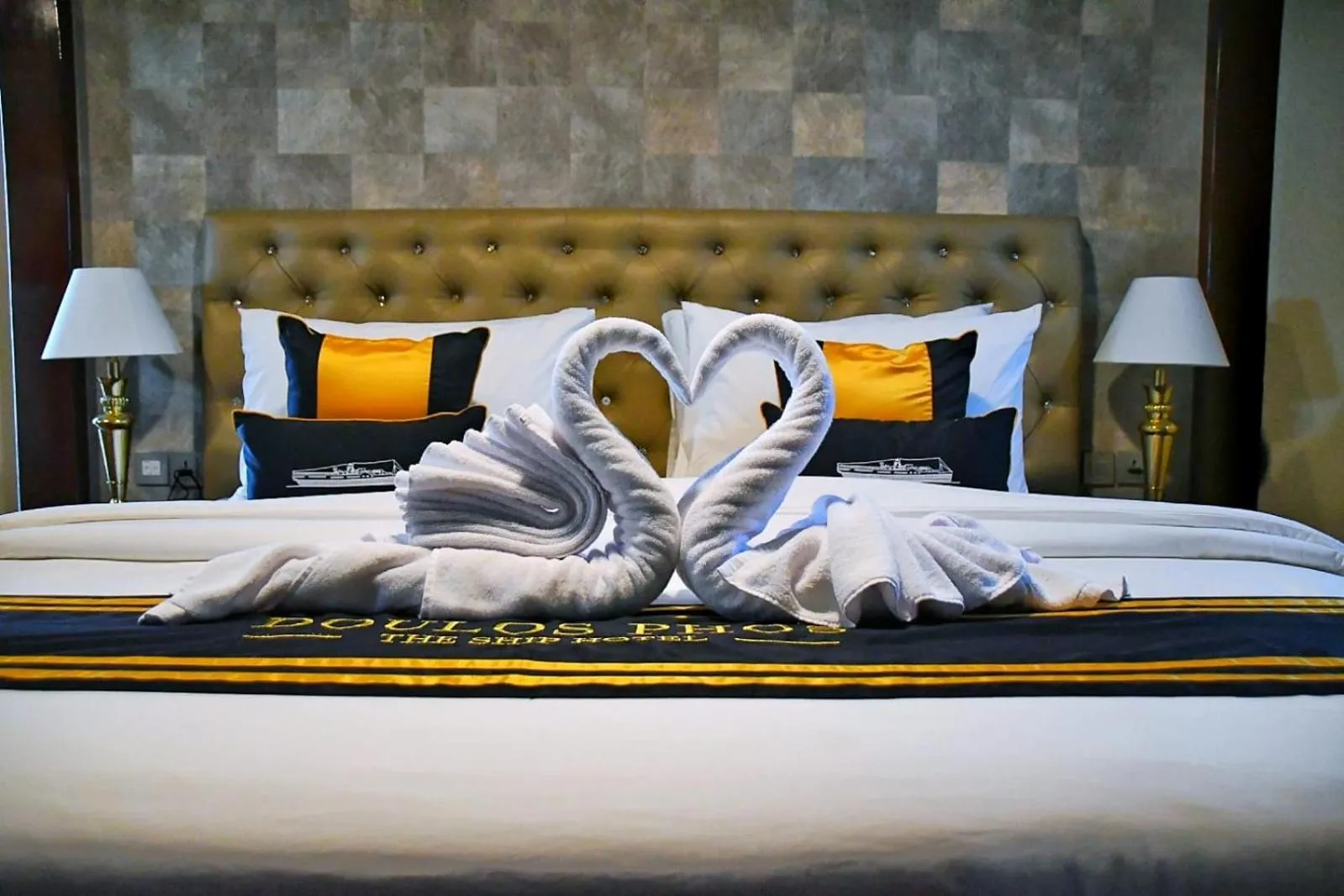 VIP, Bed in Doulos Phos The Ship Hotel