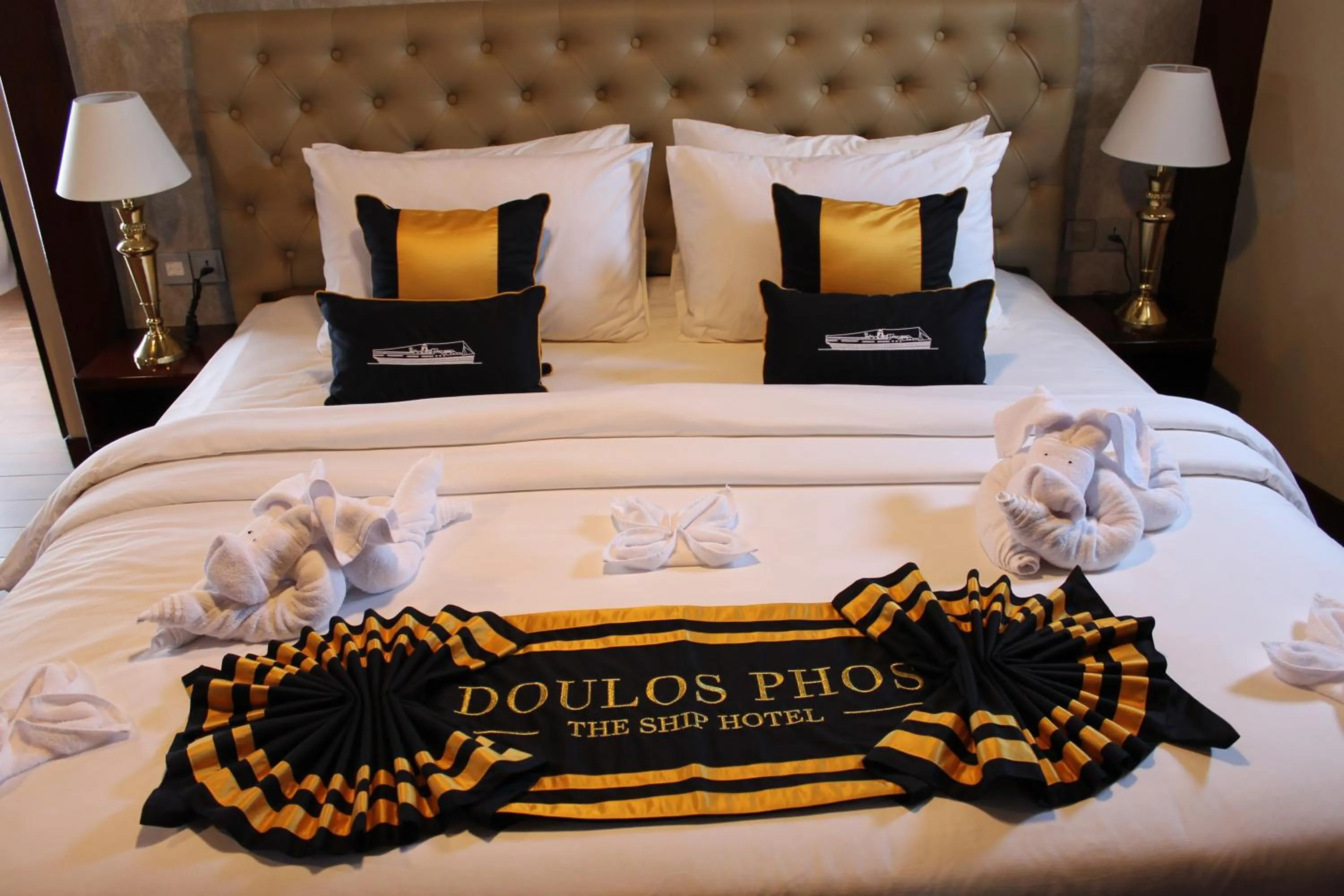 VIP, Bed in Doulos Phos The Ship Hotel