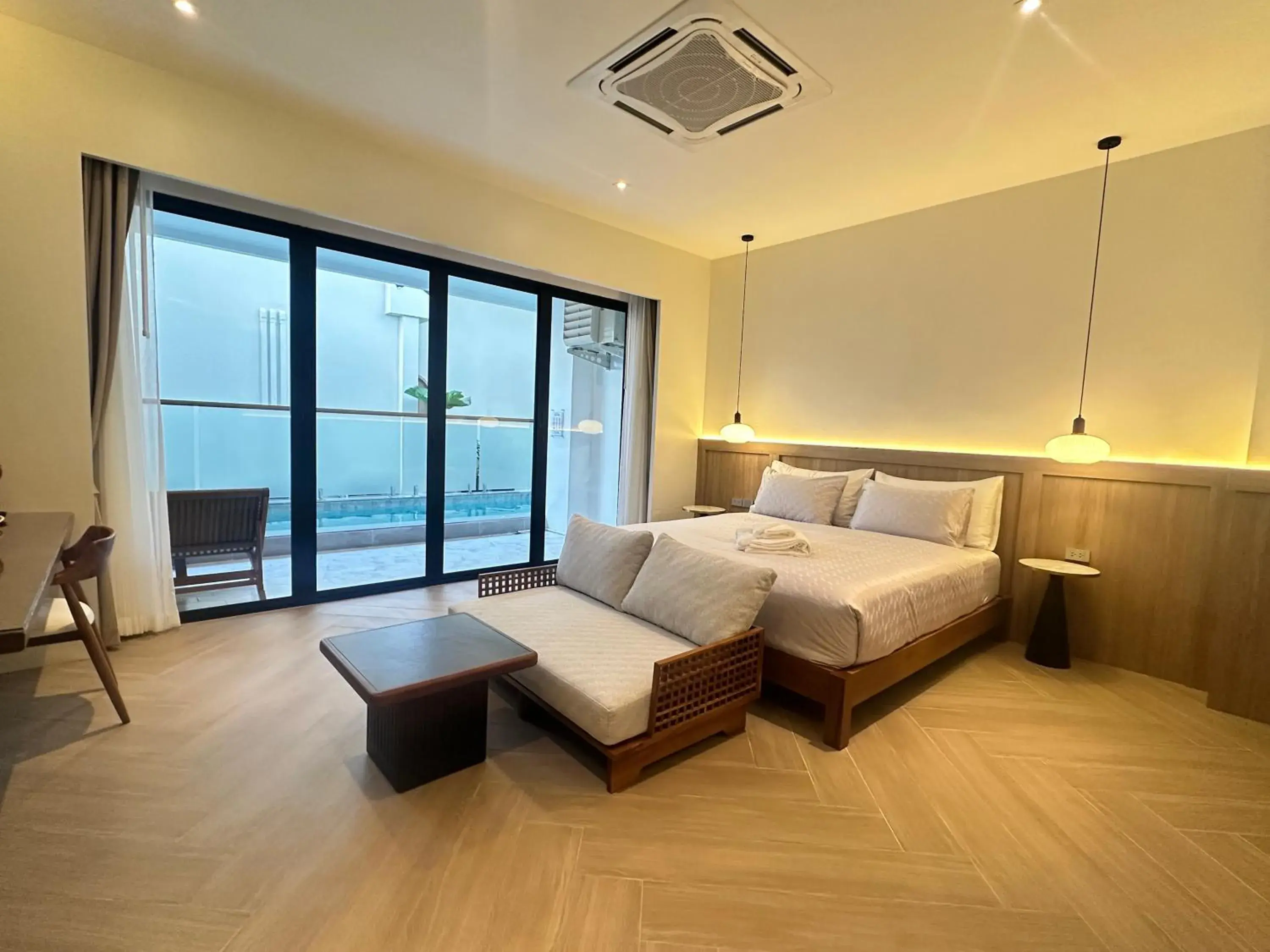 Apartment with Pool Access in TC villa on beach Apartment with Pool Access in TC villa on beach