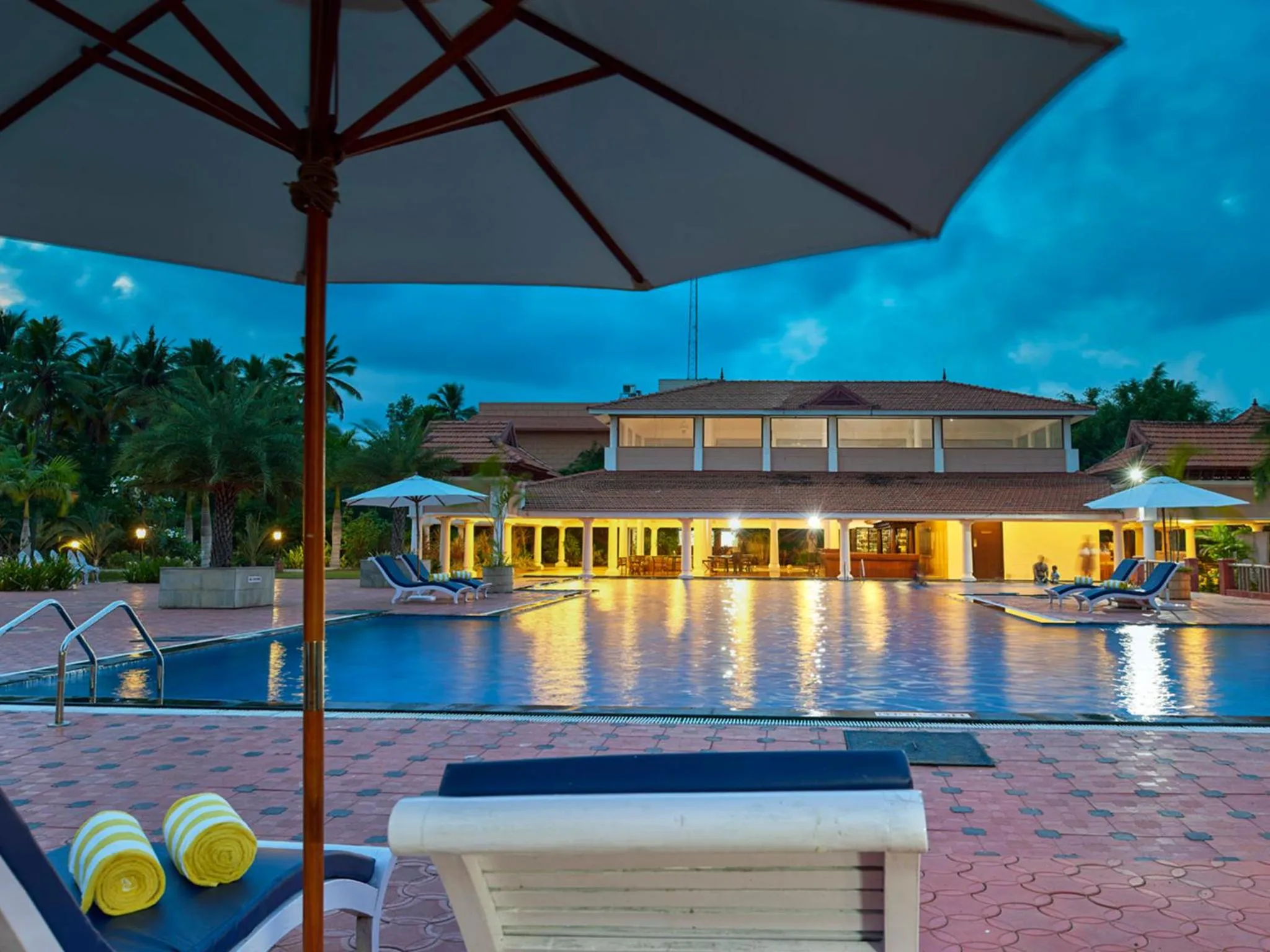 Swimming pool in Club Mahindra Poovar