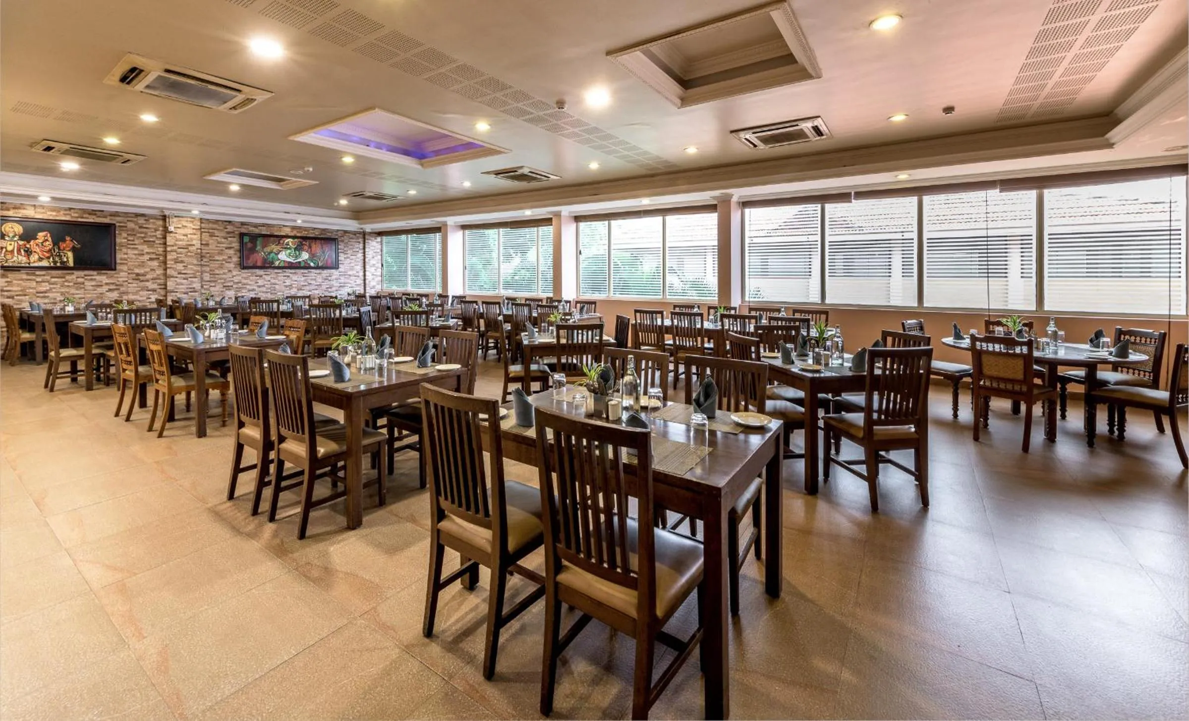 Restaurant/places to eat in Club Mahindra Poovar