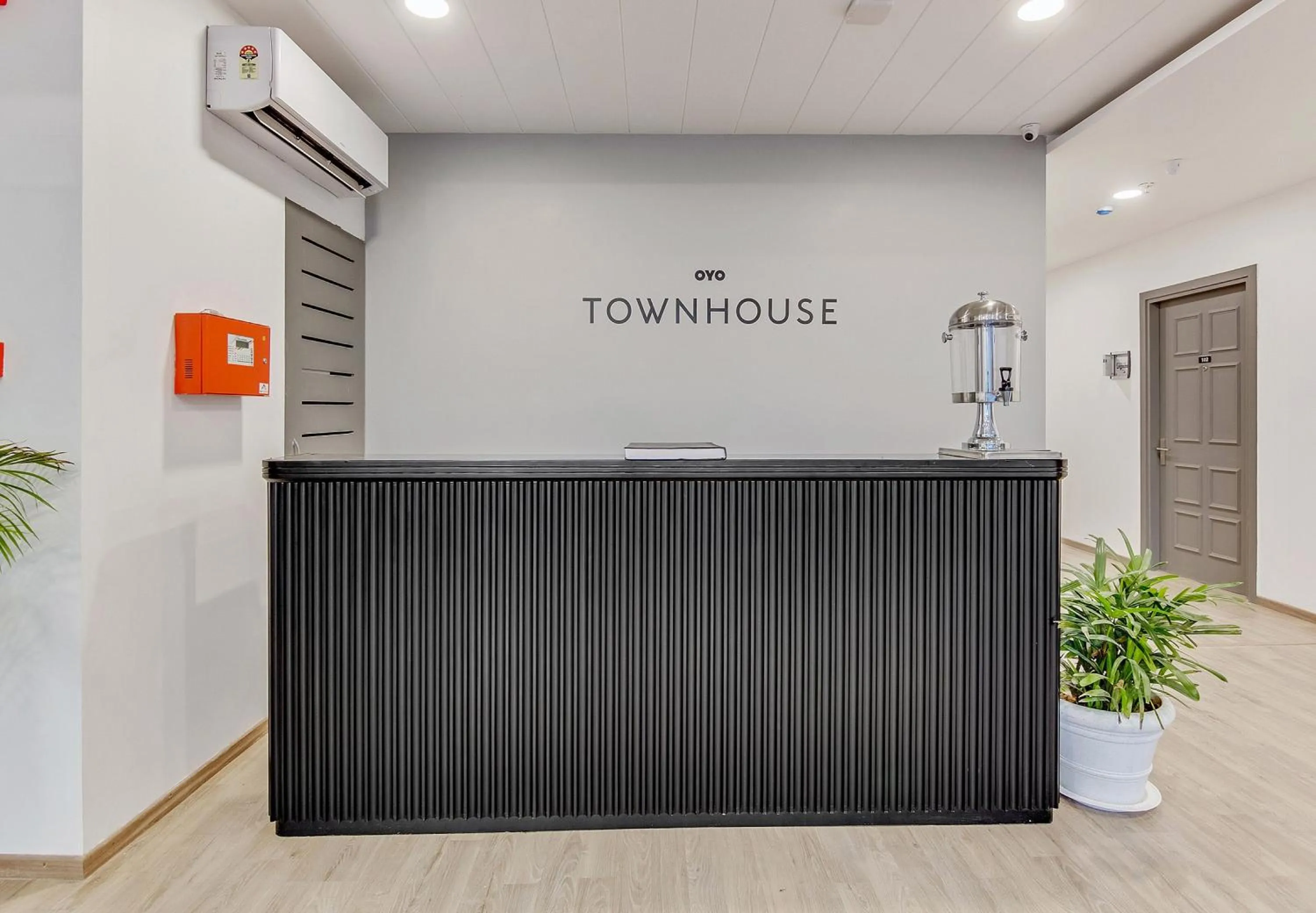 Lobby or reception in Super Townhouse 204 Sector 49 Near Logix city centre