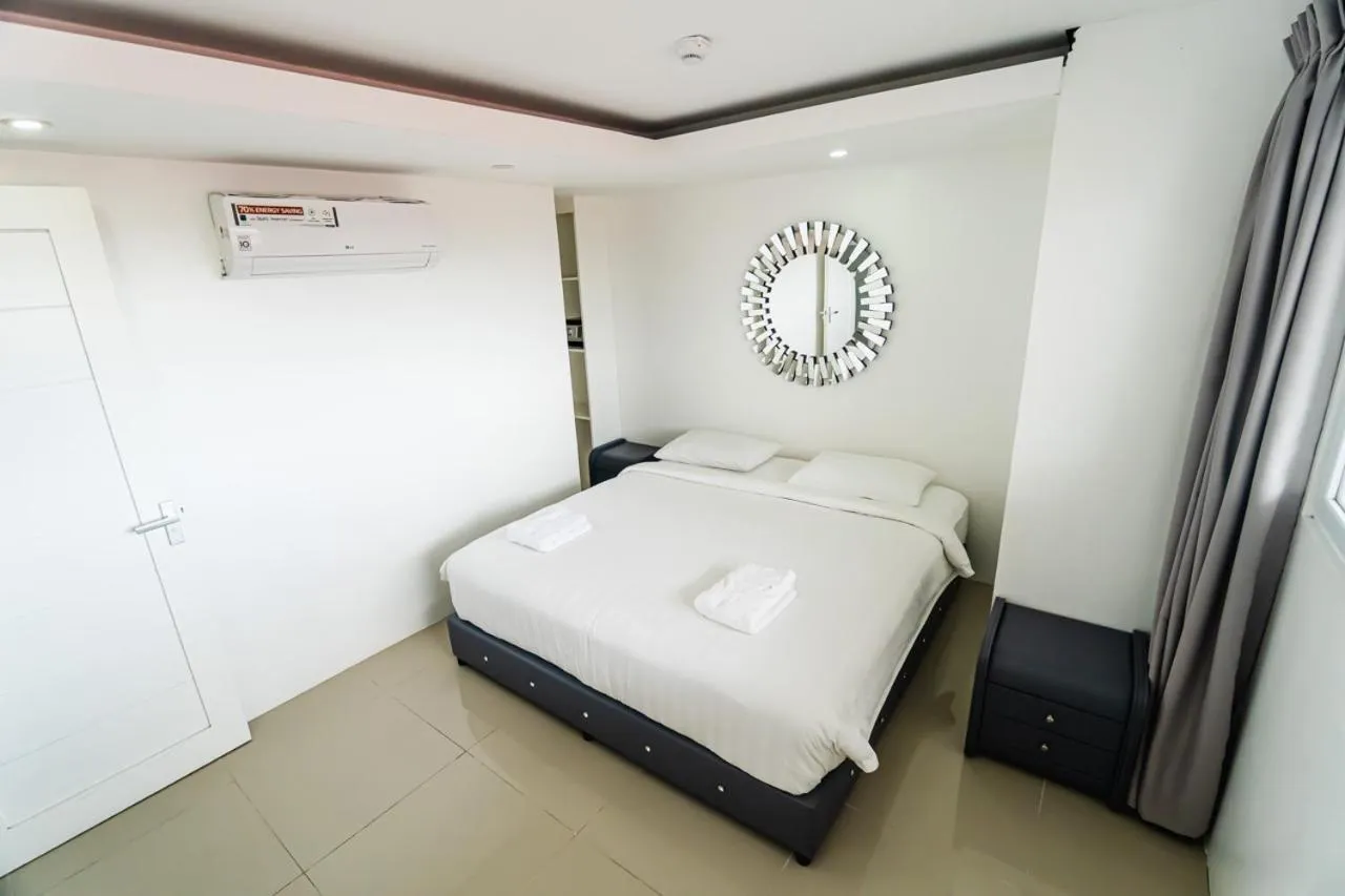 Bed in Chequers Suites Subic Bay