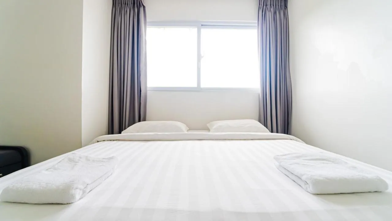 Bed in Chequers Suites Subic Bay